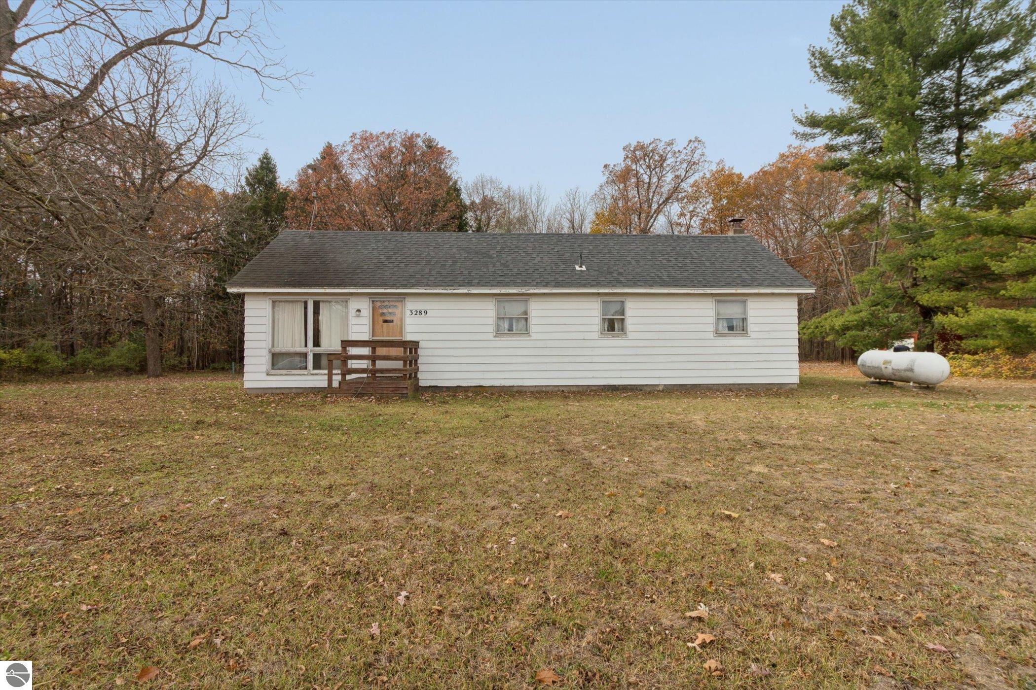 3289 N Ferris Road, Sumner, MI 48889 — Photo 4