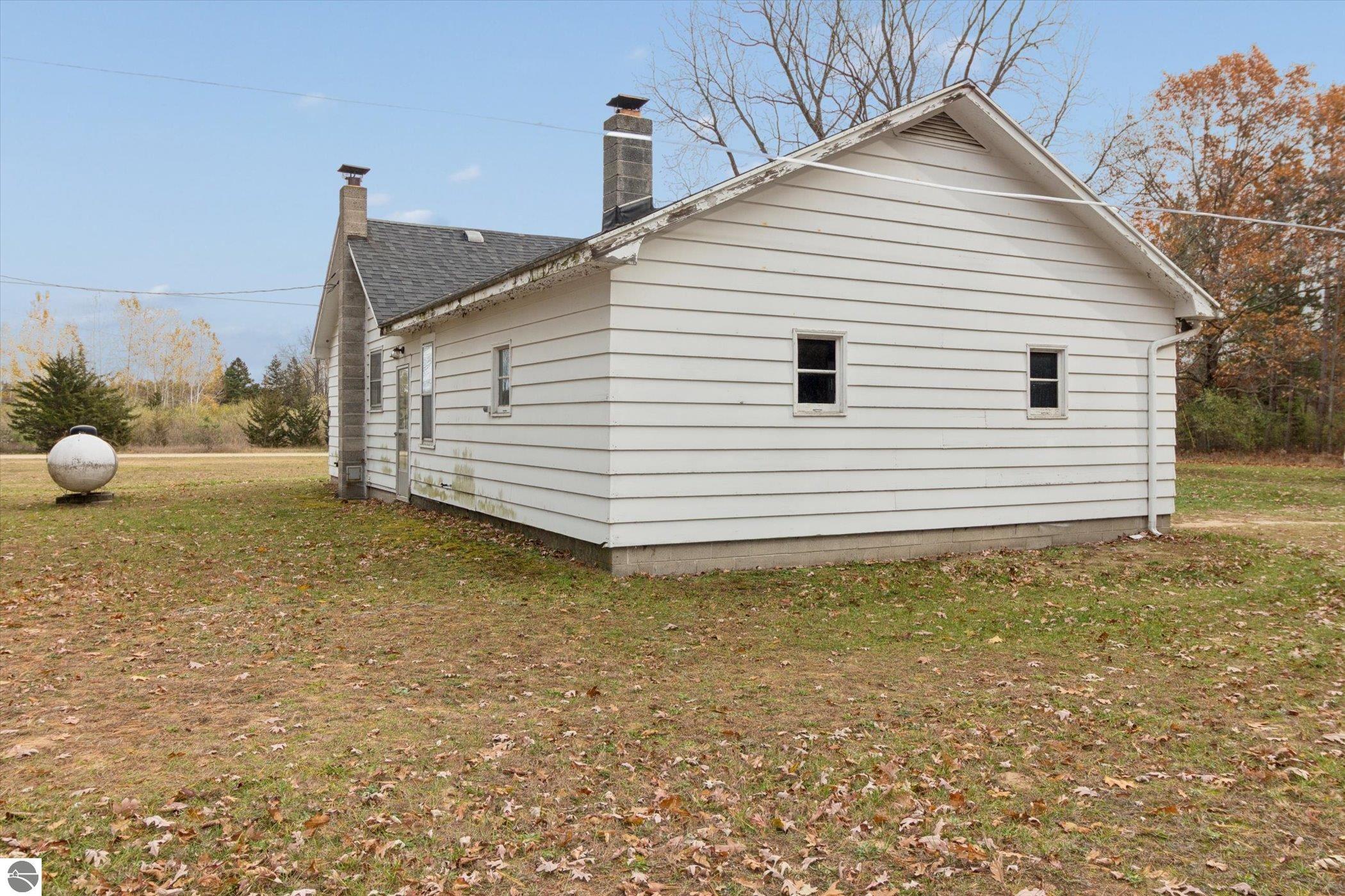 3289 N Ferris Road, Sumner, MI 48889 — Photo 32
