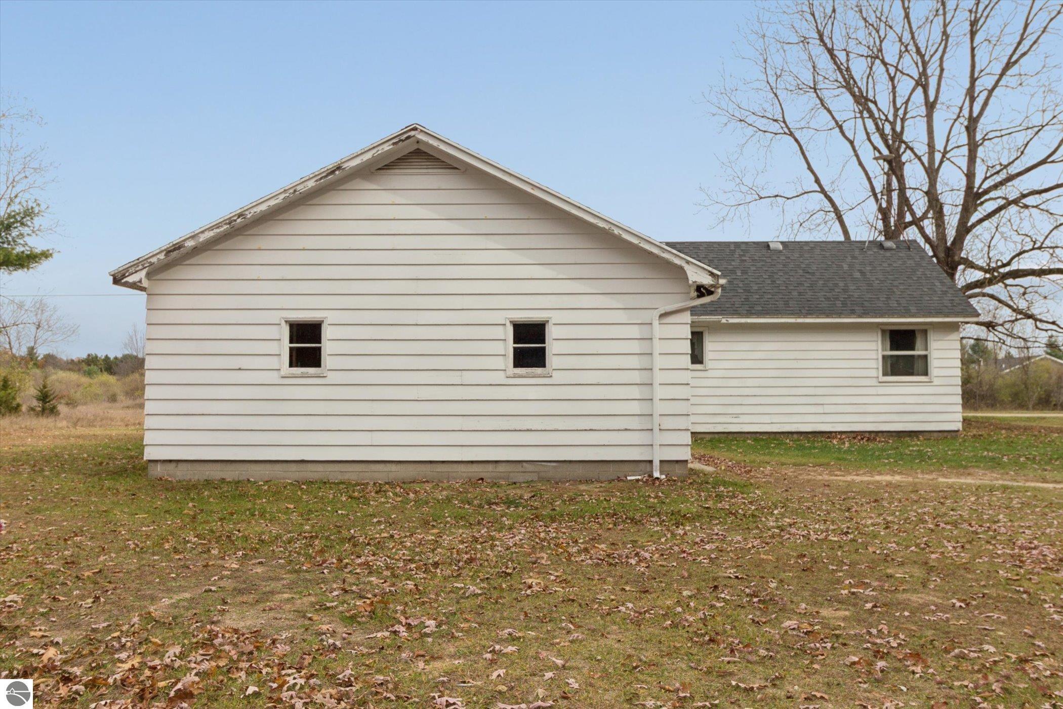 3289 N Ferris Road, Sumner, MI 48889 — Photo 33