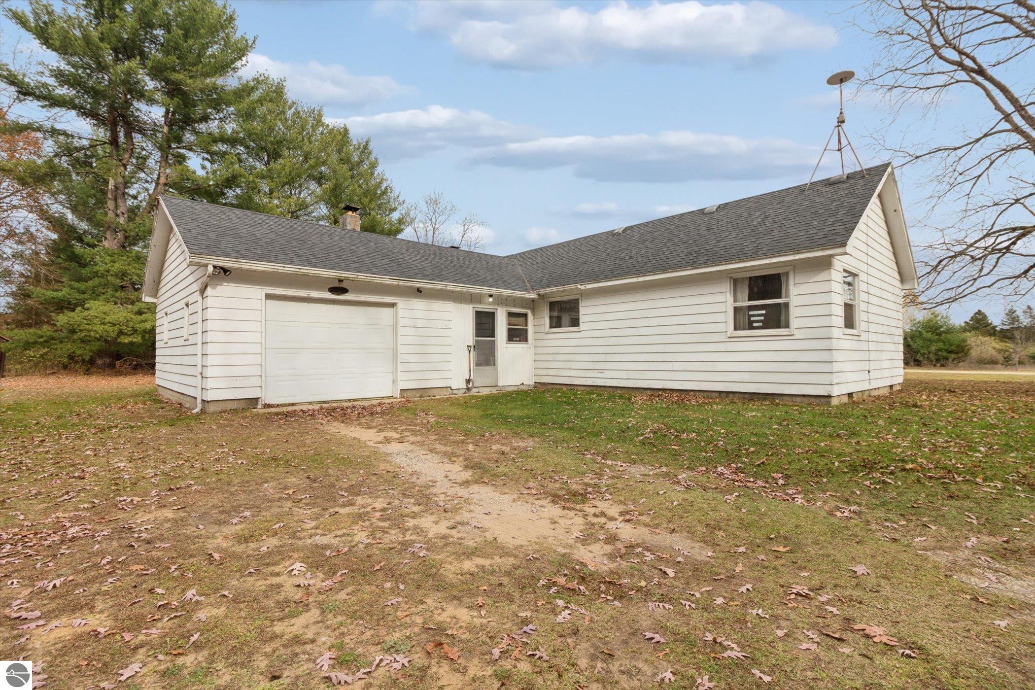 3289 N Ferris Road, Sumner, MI 48889 — Photo 34
