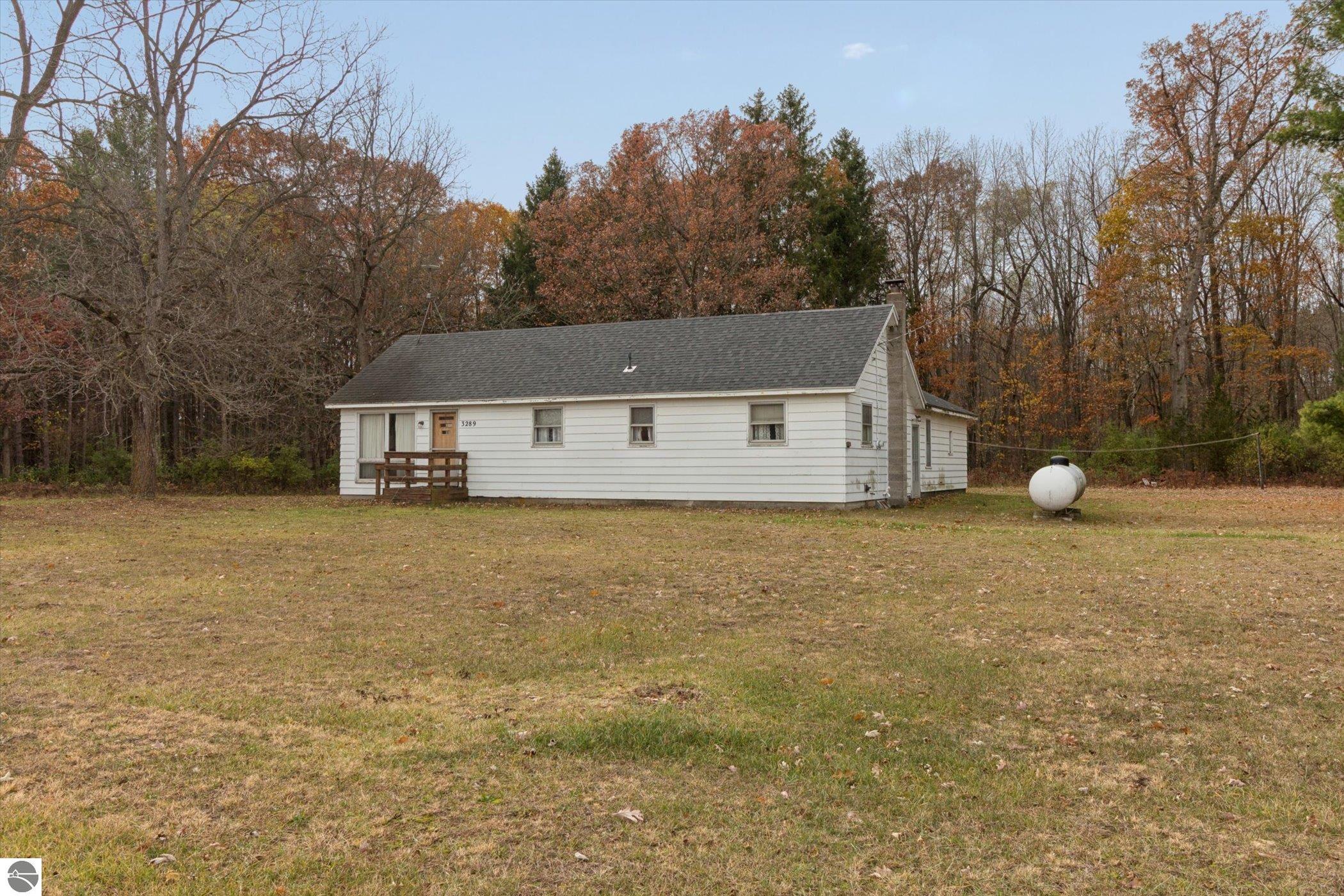 3289 N Ferris Road, Sumner, MI 48889 — Photo 5