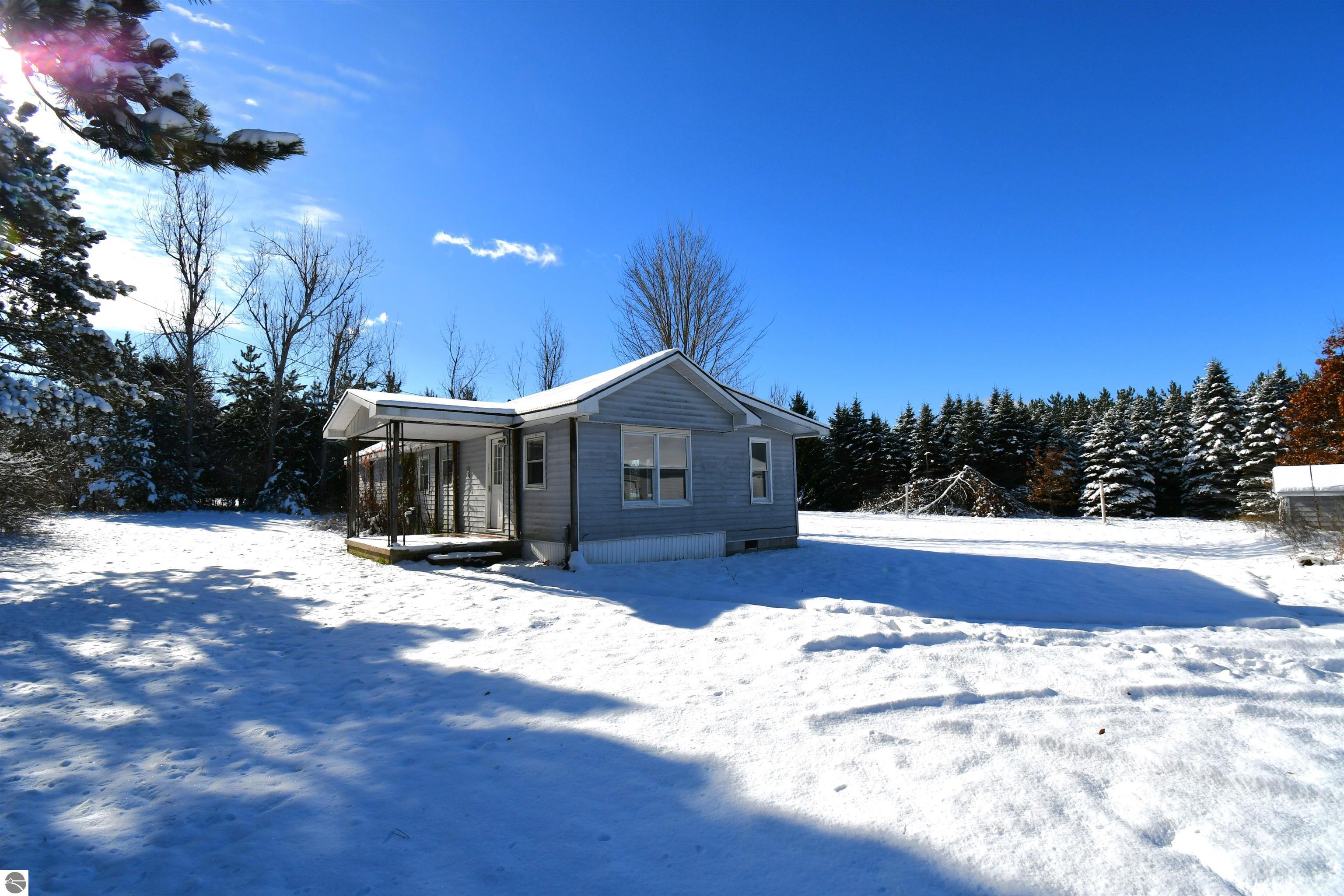 8324 Miller, Alanson, MI 49706 — Photo 2