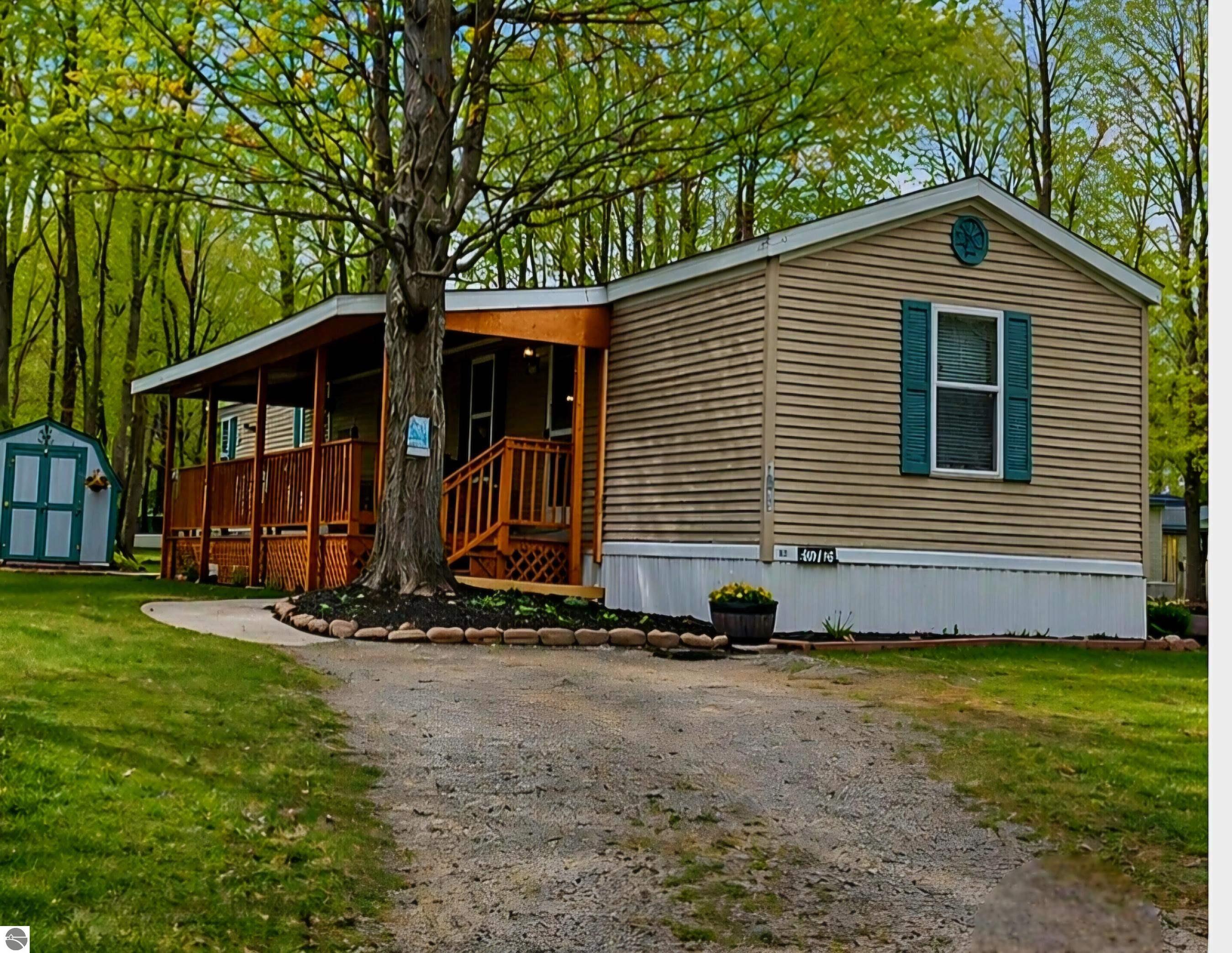 1265 Channel Way, Gladwin, MI 48624 — front exterior