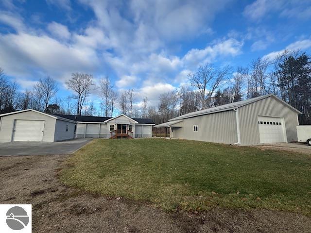 2520 S Blodgett, Lake City, MI 49651 — front exterior