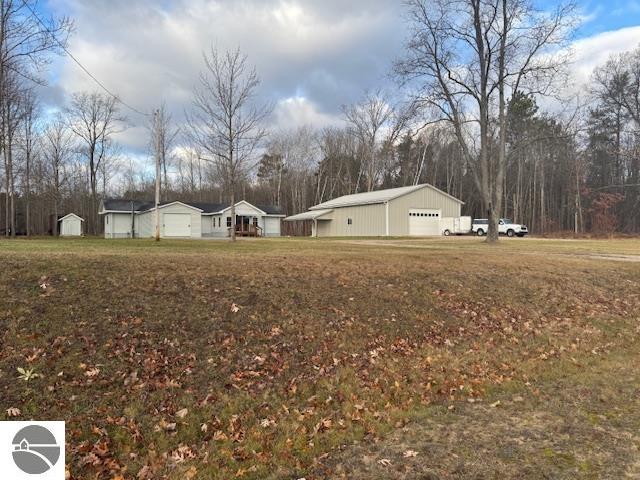 2520 S Blodgett, Lake City, MI 49651 — Photo 2