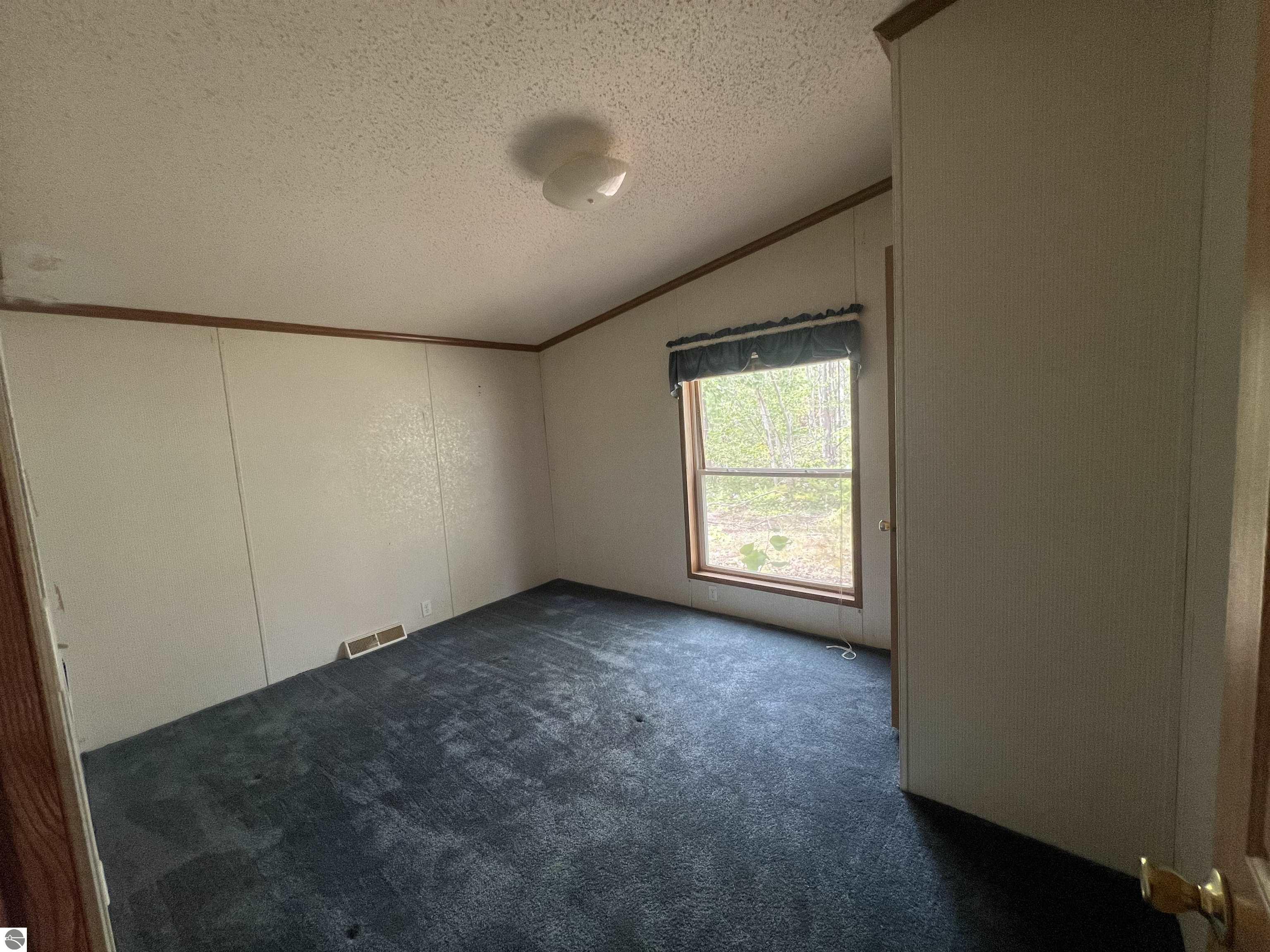 6664 Crystal, Johannesburg, MI 49751 — Photo 11