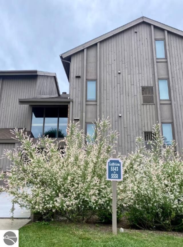 5550 Golfview Court, Williamsburg, MI 49690 — Photo 2