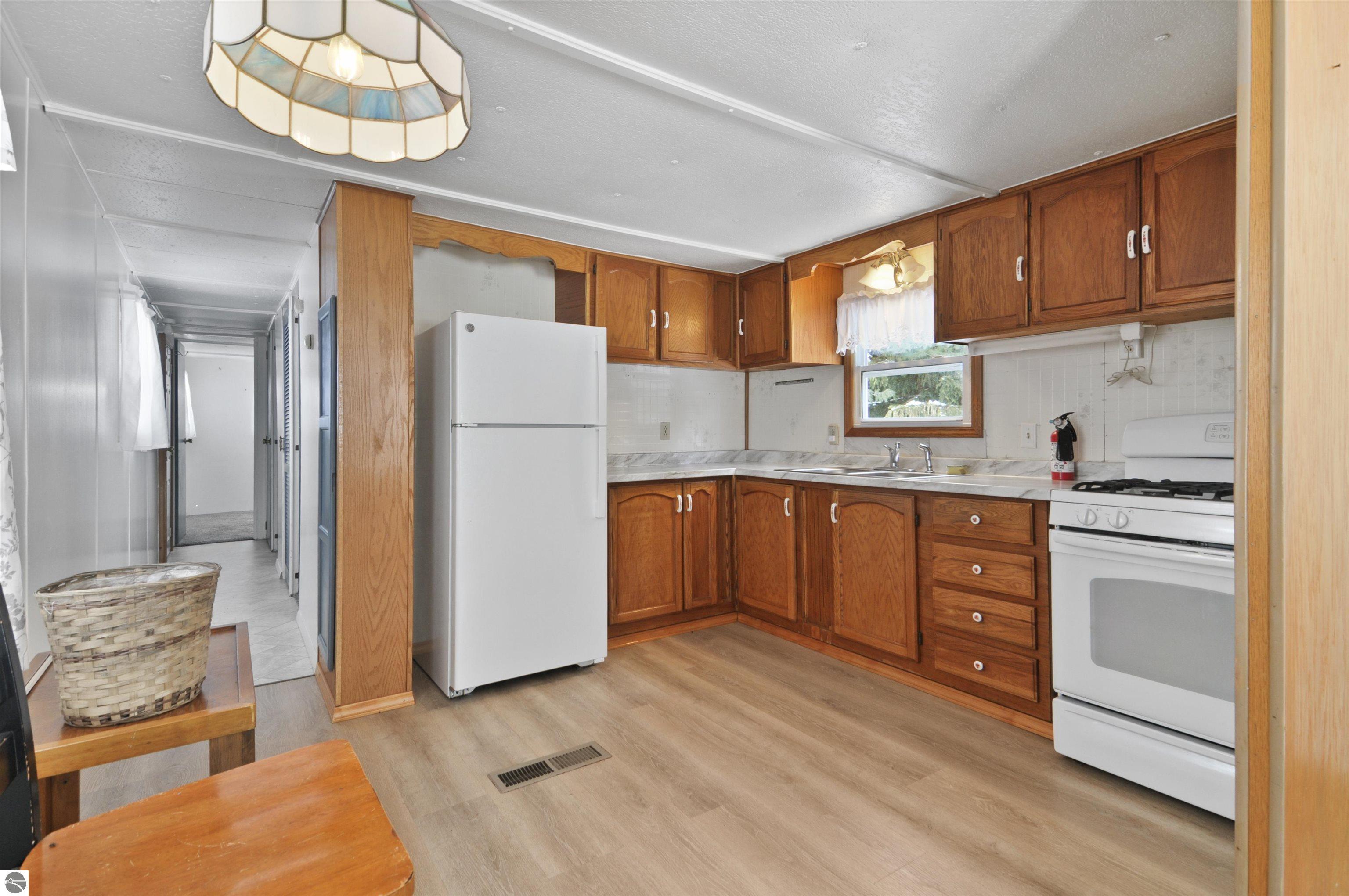 885 N 7 Mile Road, Lake City, MI 49651 — Photo 2
