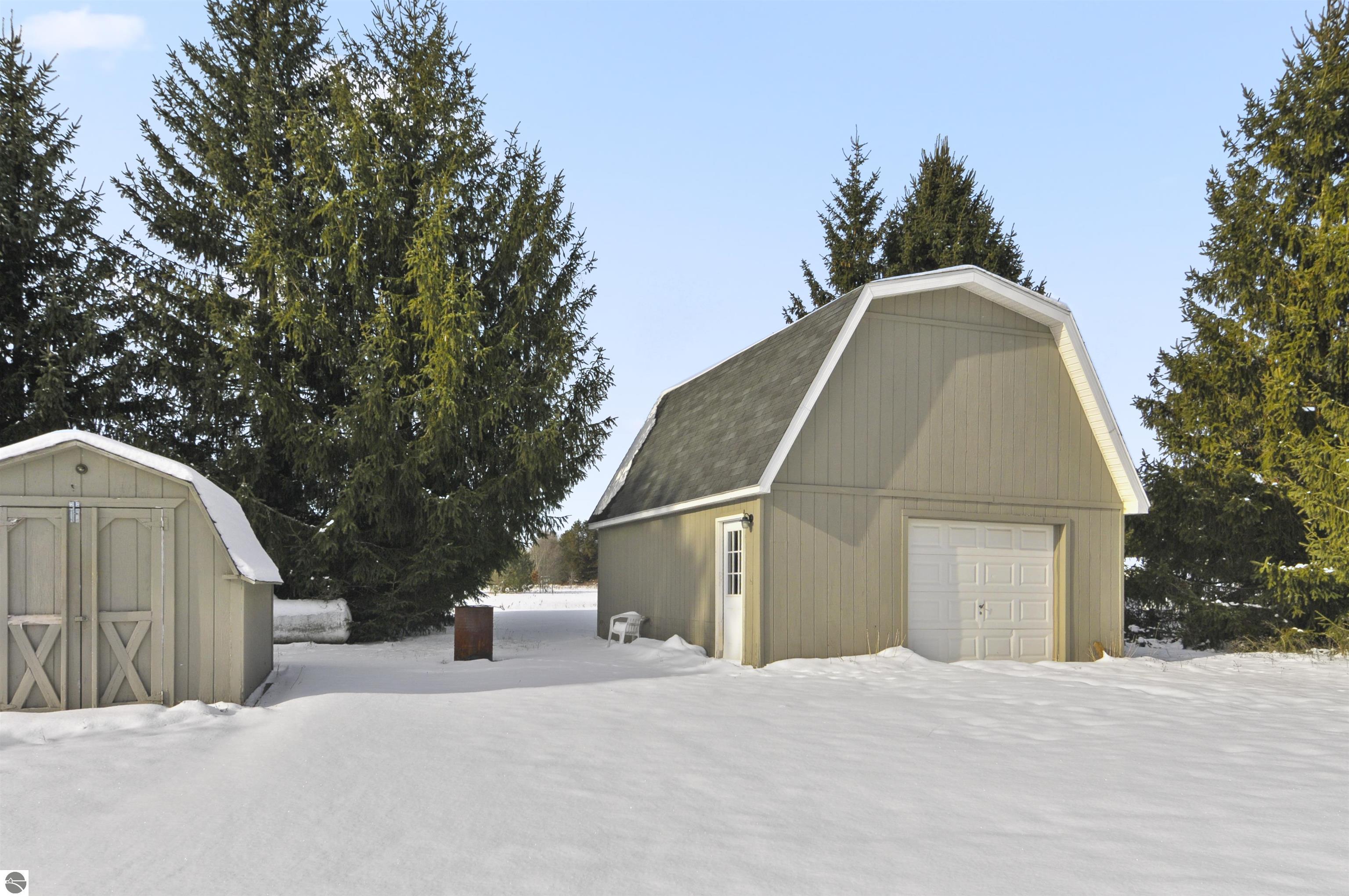 885 N 7 Mile Road, Lake City, MI 49651 — Photo 18