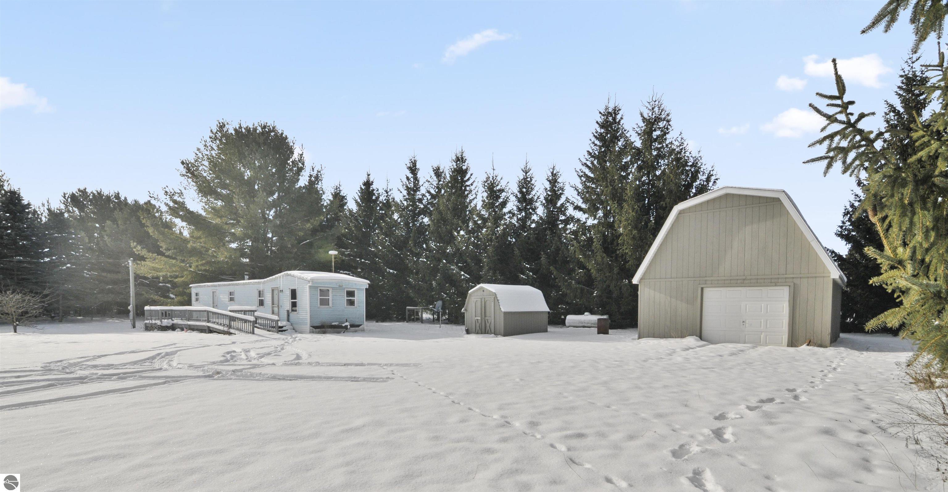 885 N 7 Mile Road, Lake City, MI 49651 — Photo 20
