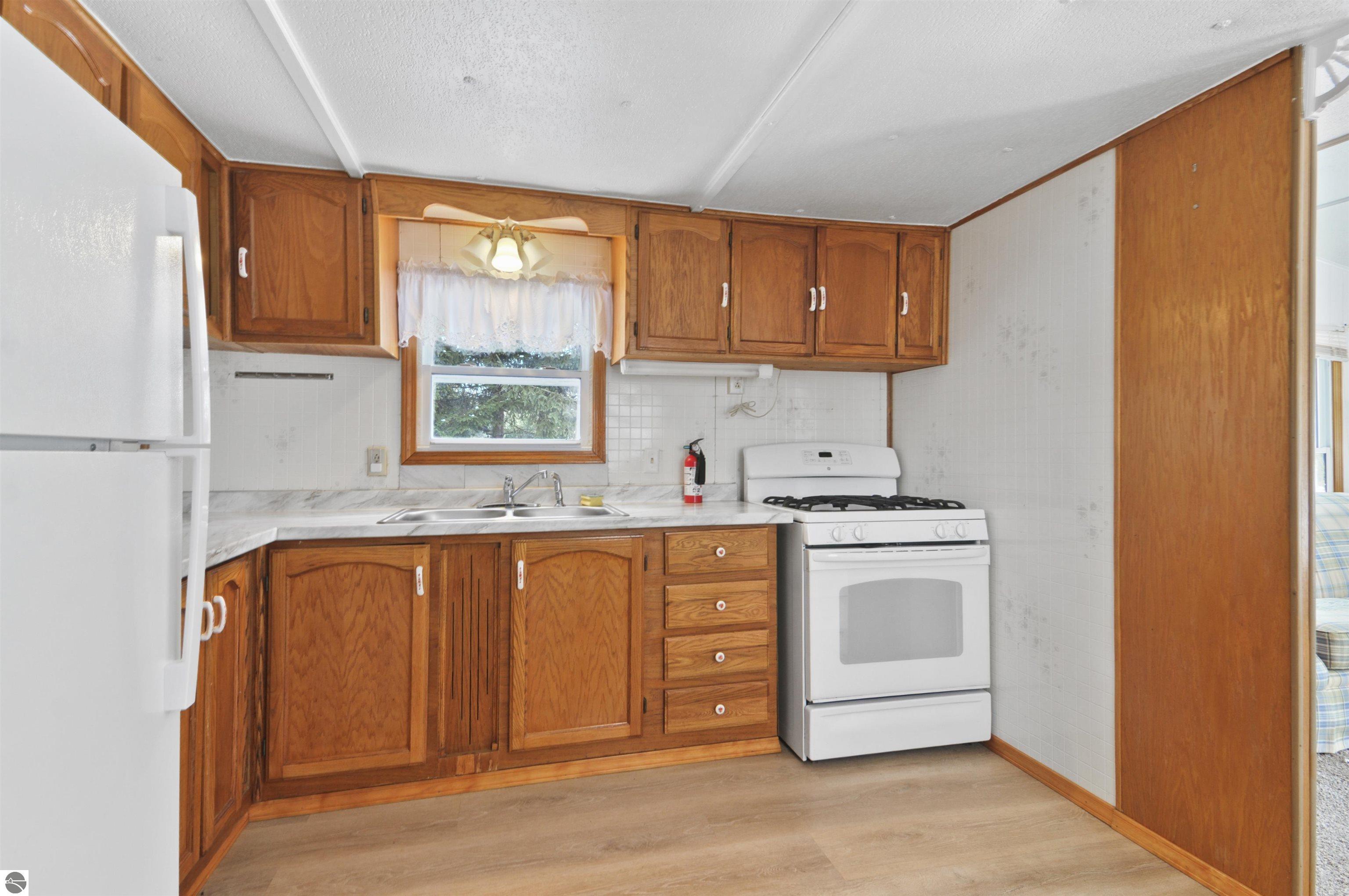 885 N 7 Mile Road, Lake City, MI 49651 — Photo 3