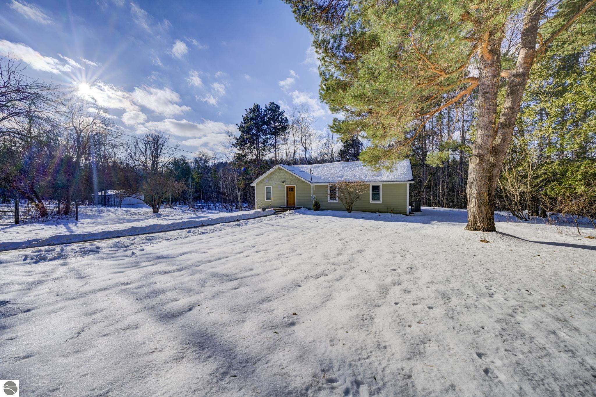 1550 S French Road, Lake Leelanau, MI 49653 — Photo 2