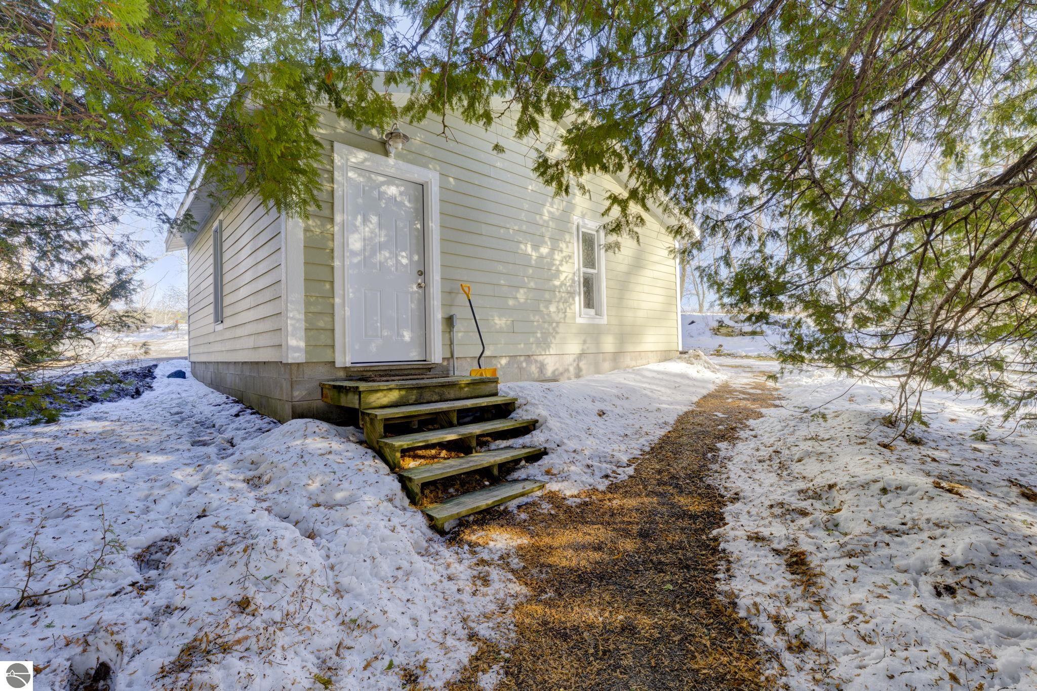 1550 S French Road, Lake Leelanau, MI 49653 — Photo 9