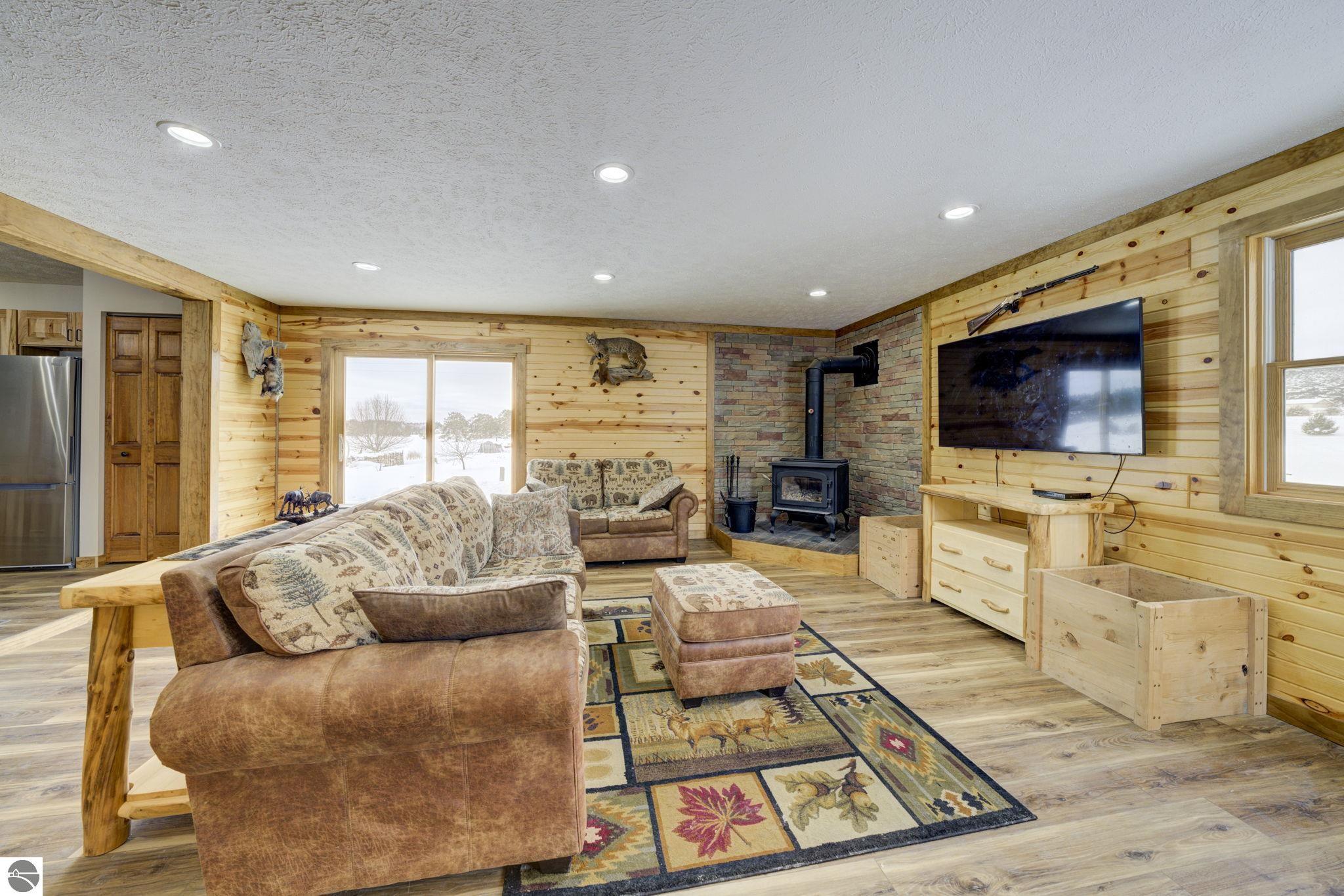 9722 Schichtel Road, Kingsley, MI 49649 — Photo 2