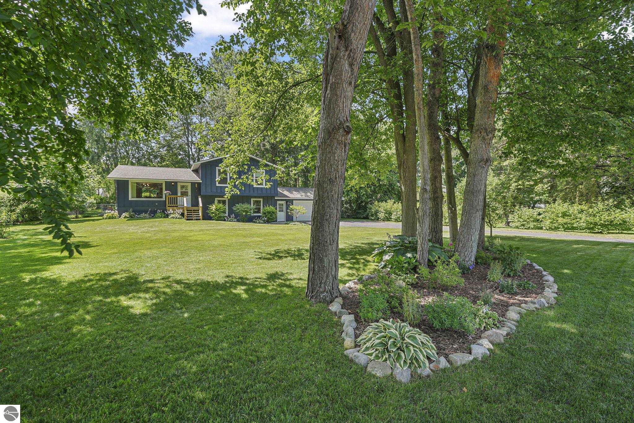 6341 Applewood Lane, Williamsburg, MI 49690 — Photo 2