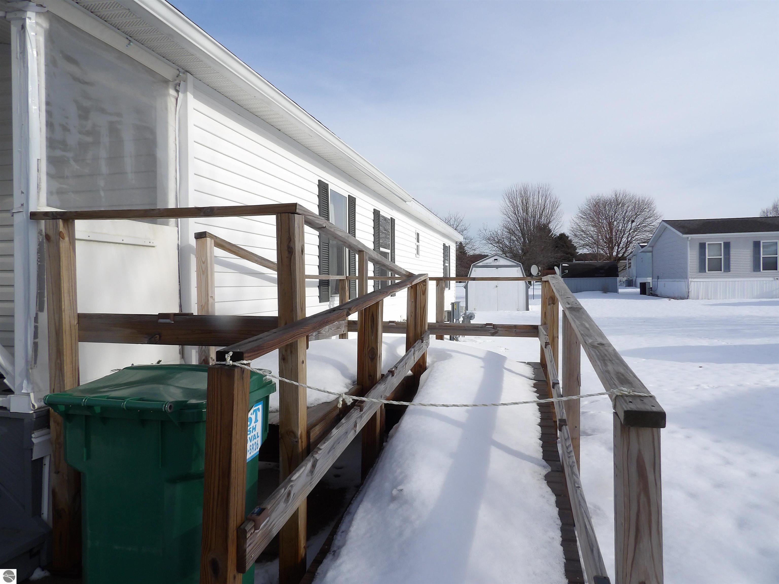 715 Mallard, Cadillac, MI 49601 — Photo 4