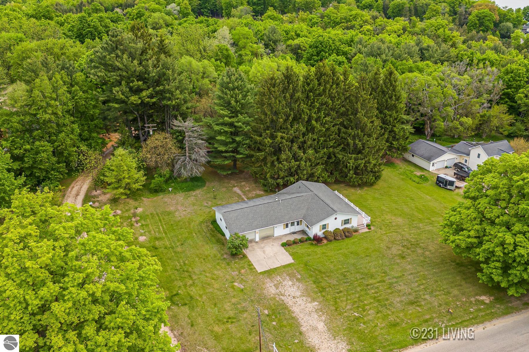 11888 Hickin Road, Rapid City, MI 49676 — Photo 3