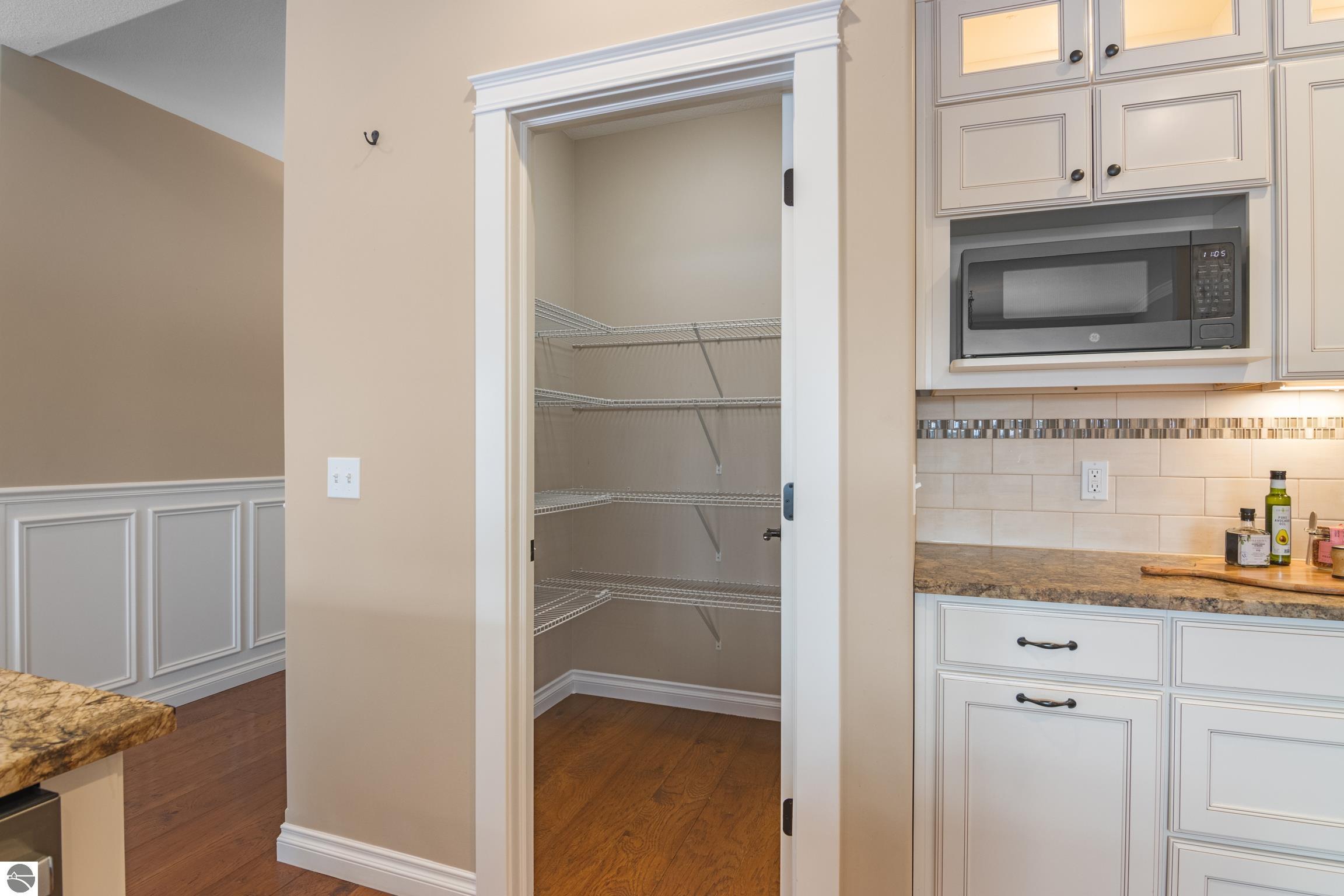 5200 Arrowhead Circle, Williamsburg, MI 49690 — Photo 15