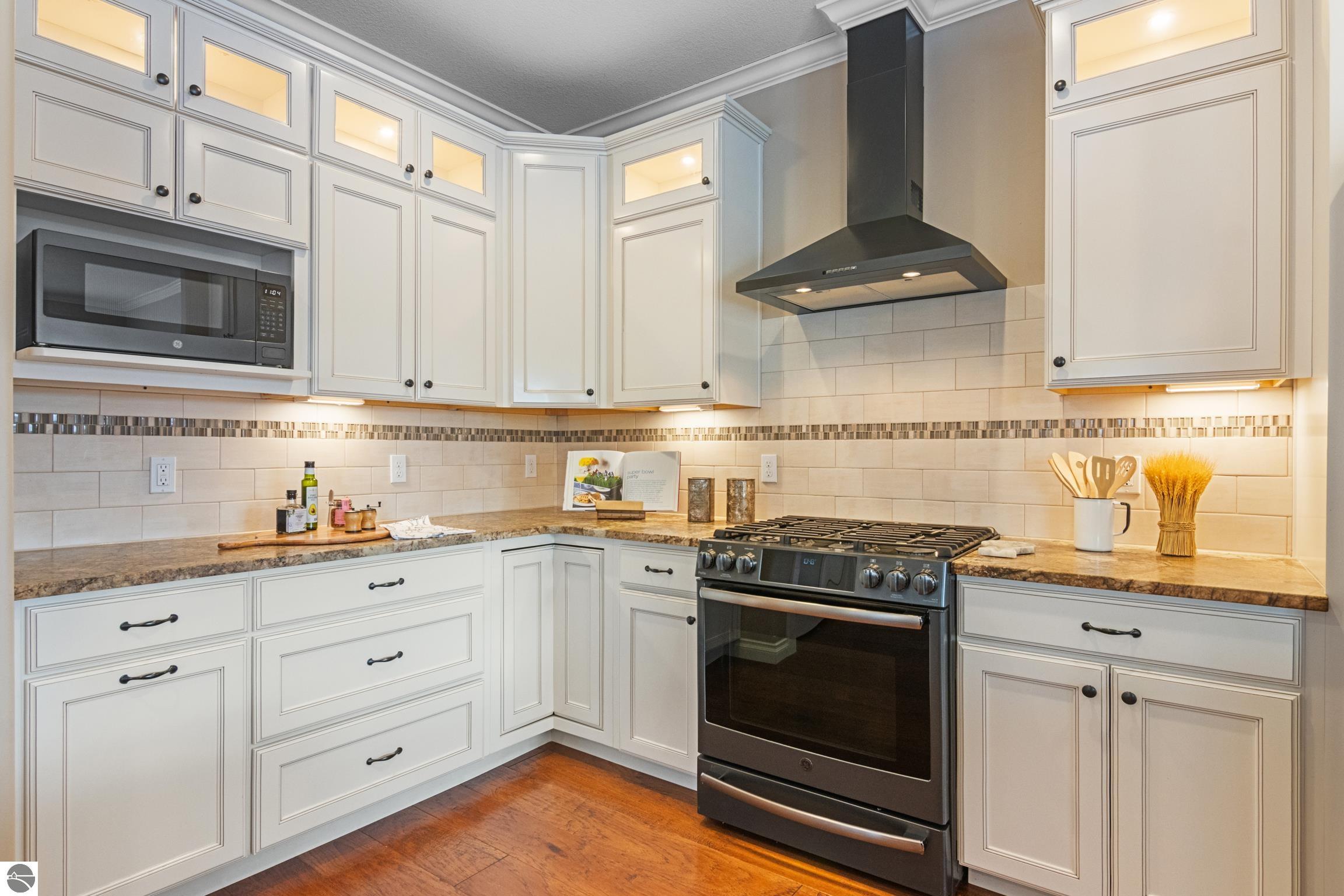 5200 Arrowhead Circle, Williamsburg, MI 49690 — Photo 16