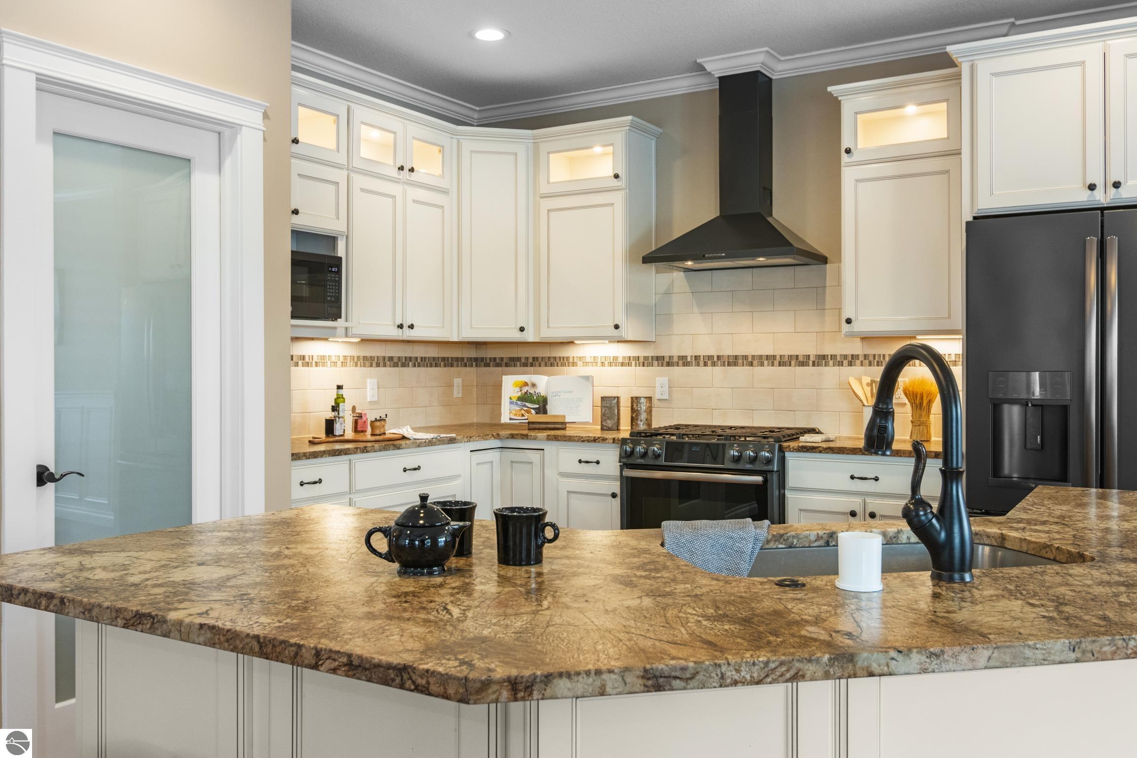 5200 Arrowhead Circle, Williamsburg, MI 49690 — Photo 8