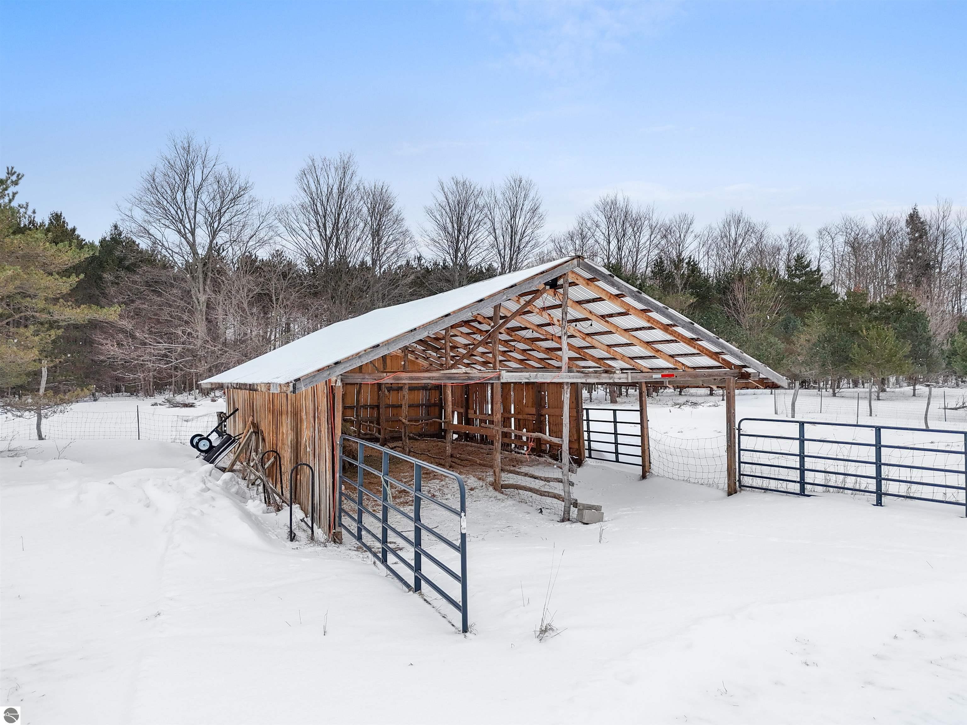 8530 Homestead Road, Benzonia, MI 49616 — Photo 38