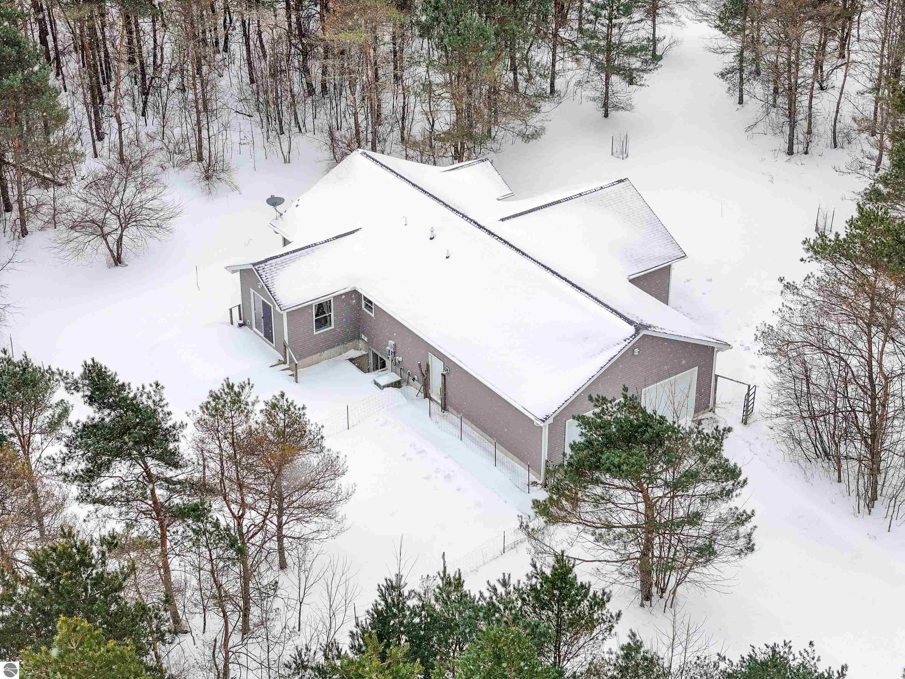 8530 Homestead Road, Benzonia, MI 49616 — Photo 45