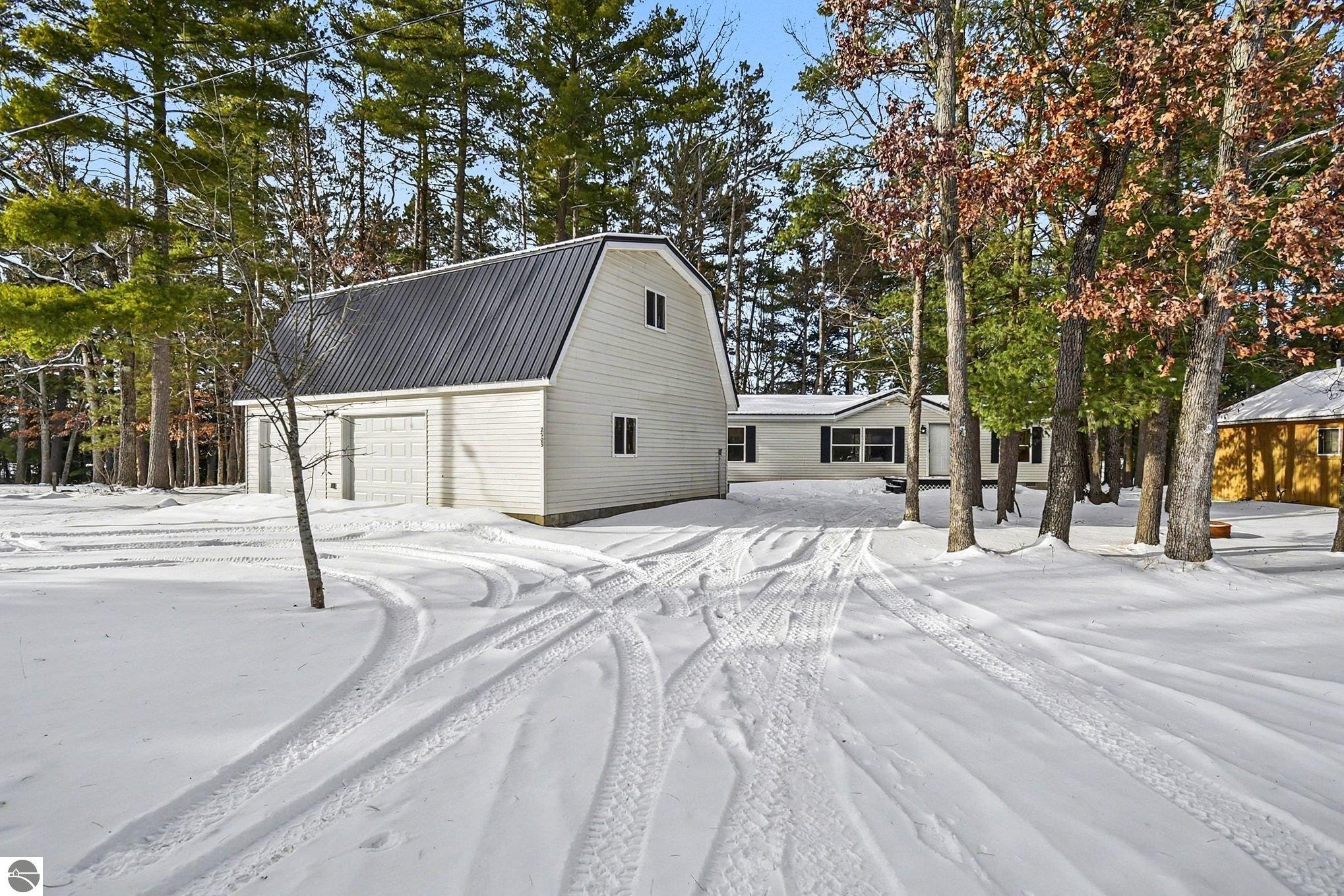 2505 Greenwood Drive, National City, MI 48748 — Photo 2