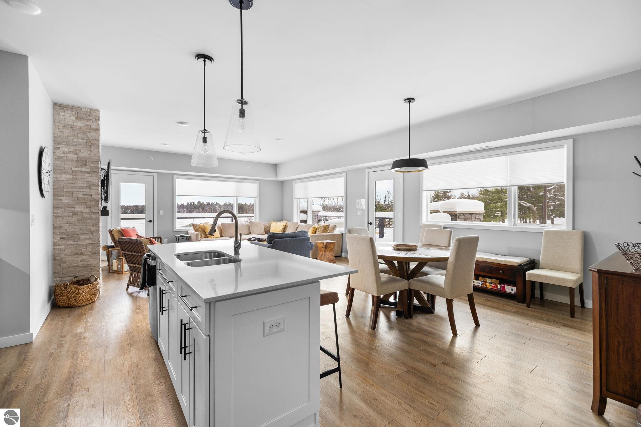 225 E Seventeenth Street # 3C