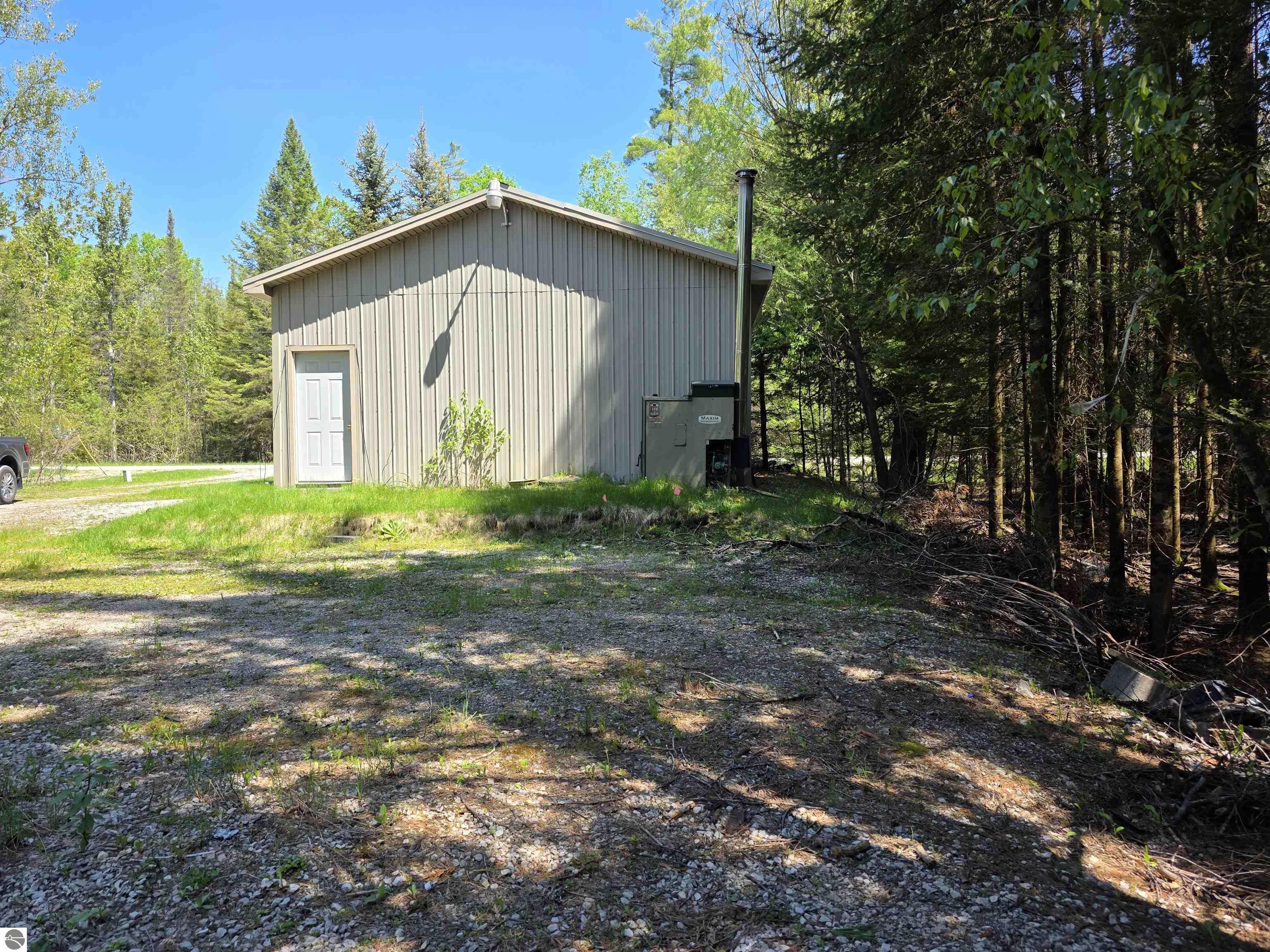 12506 E Shore Drive, Millersburg, MI 49759 — Photo 5