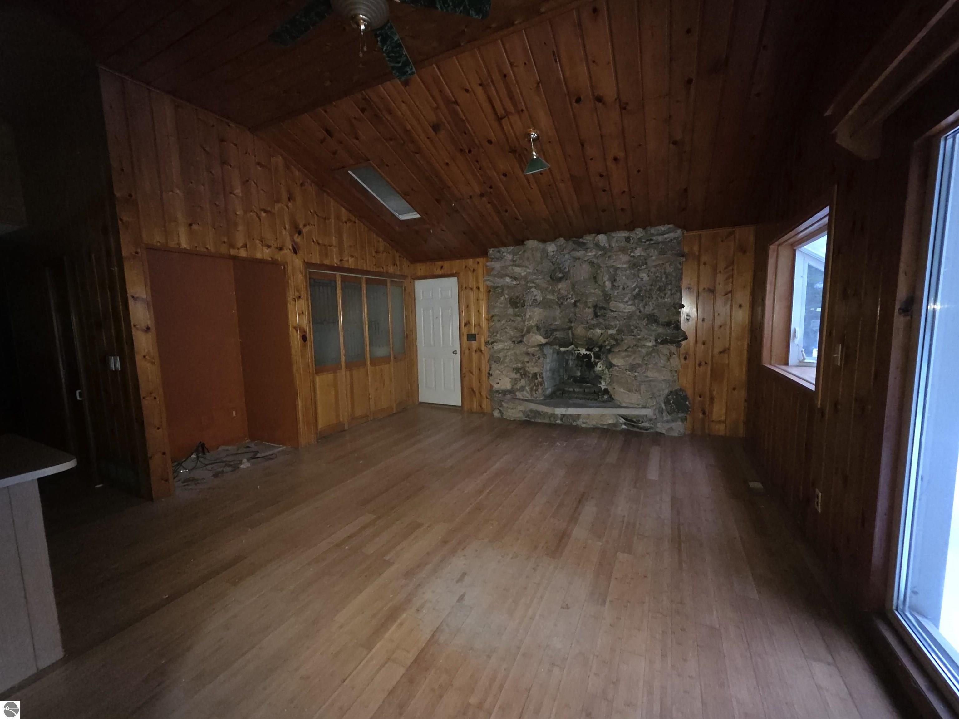 12506 E Shore Drive, Millersburg, MI 49759 — Photo 6