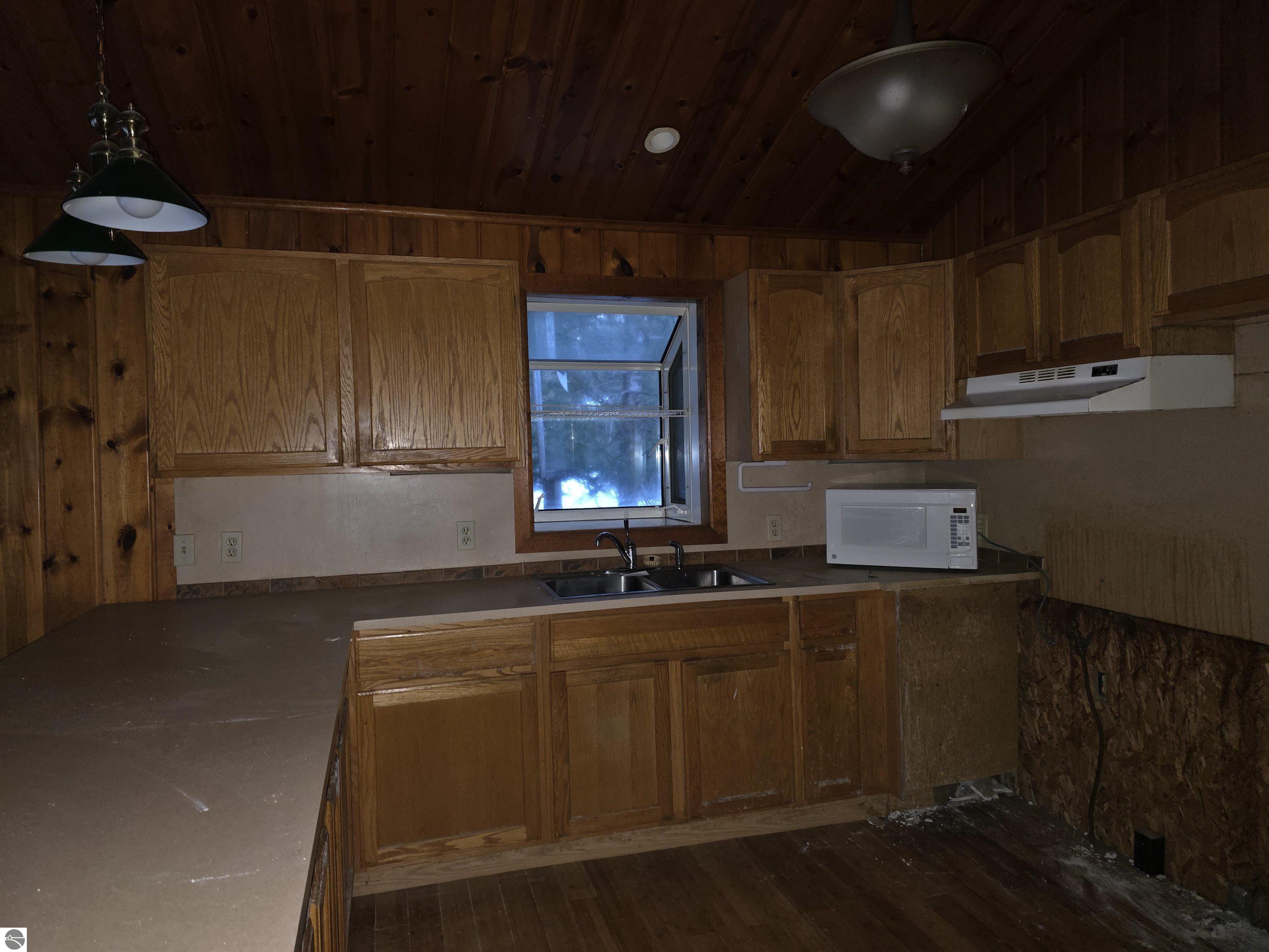 12506 E Shore Drive, Millersburg, MI 49759 — Photo 9
