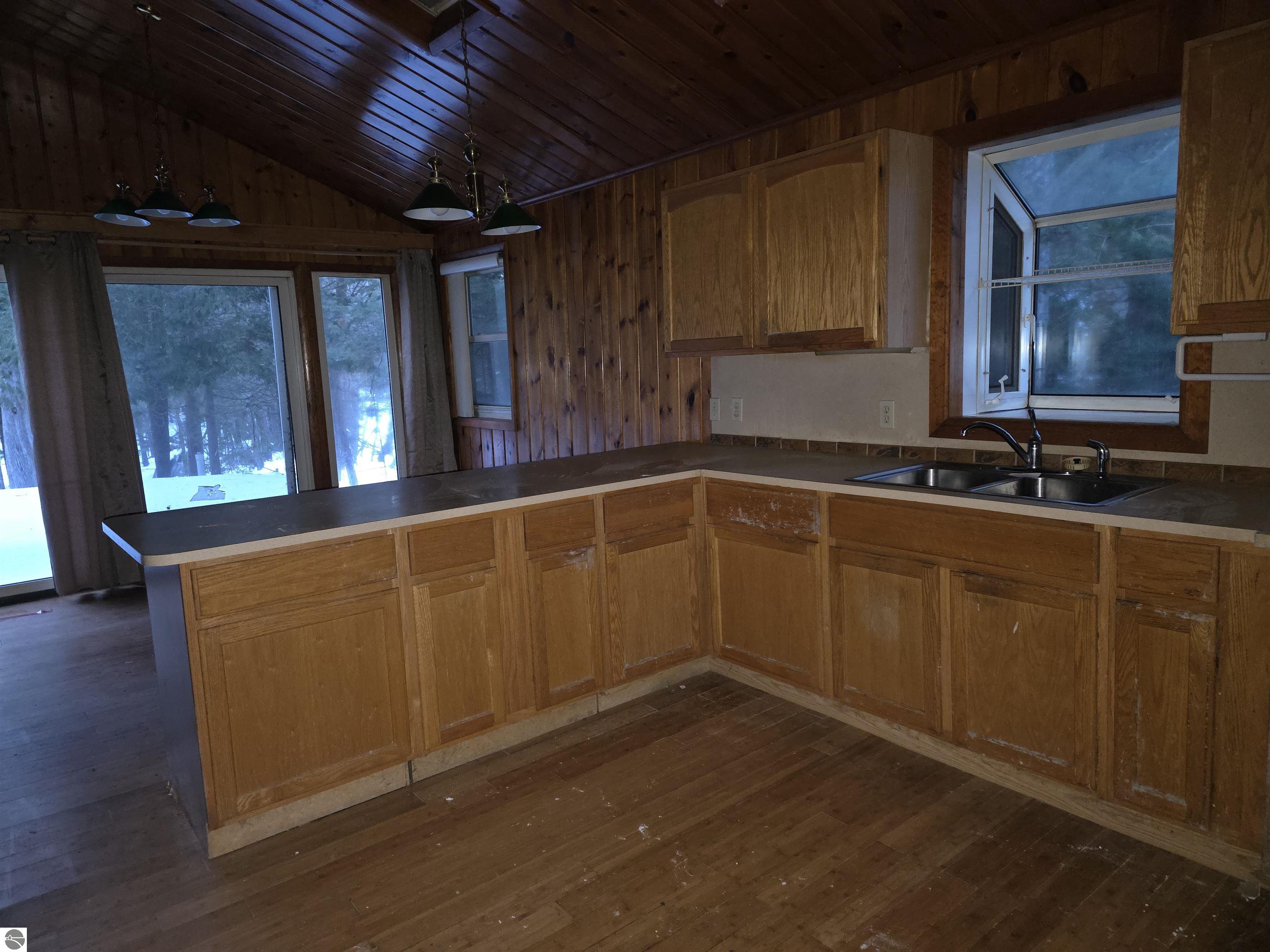12506 E Shore Drive, Millersburg, MI 49759 — Photo 10
