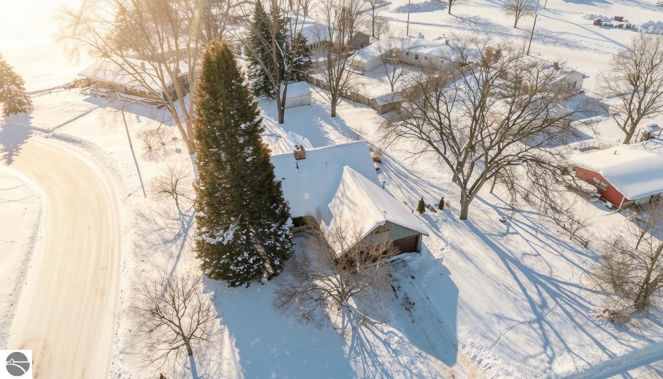 536 W 44th Street, Fremont, MI 49412 — front exterior