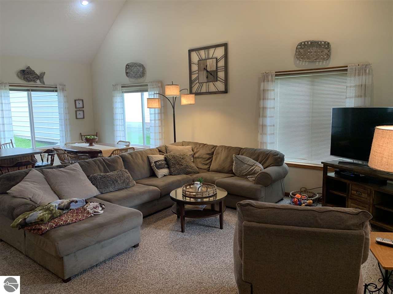 233 W Logan Street, Lake City, MI 49651 — Photo 3