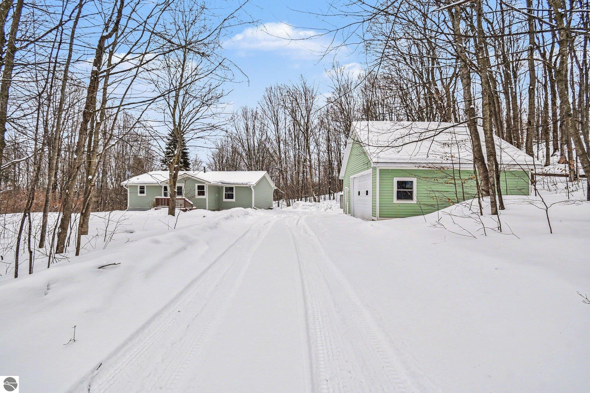 11510 E Lee Mann Road, Northport, MI 49670 — Photo 26