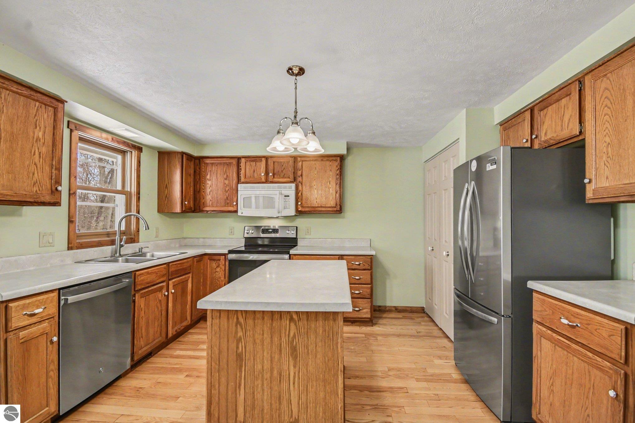 11510 E Lee Mann Road, Northport, MI 49670 — Photo 5