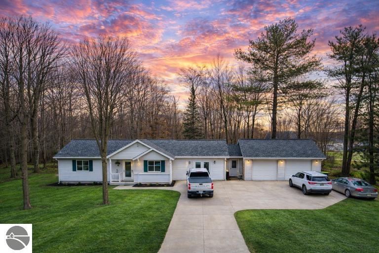 1312 Vinewood Avenue, Clare, MI 48617 — front exterior