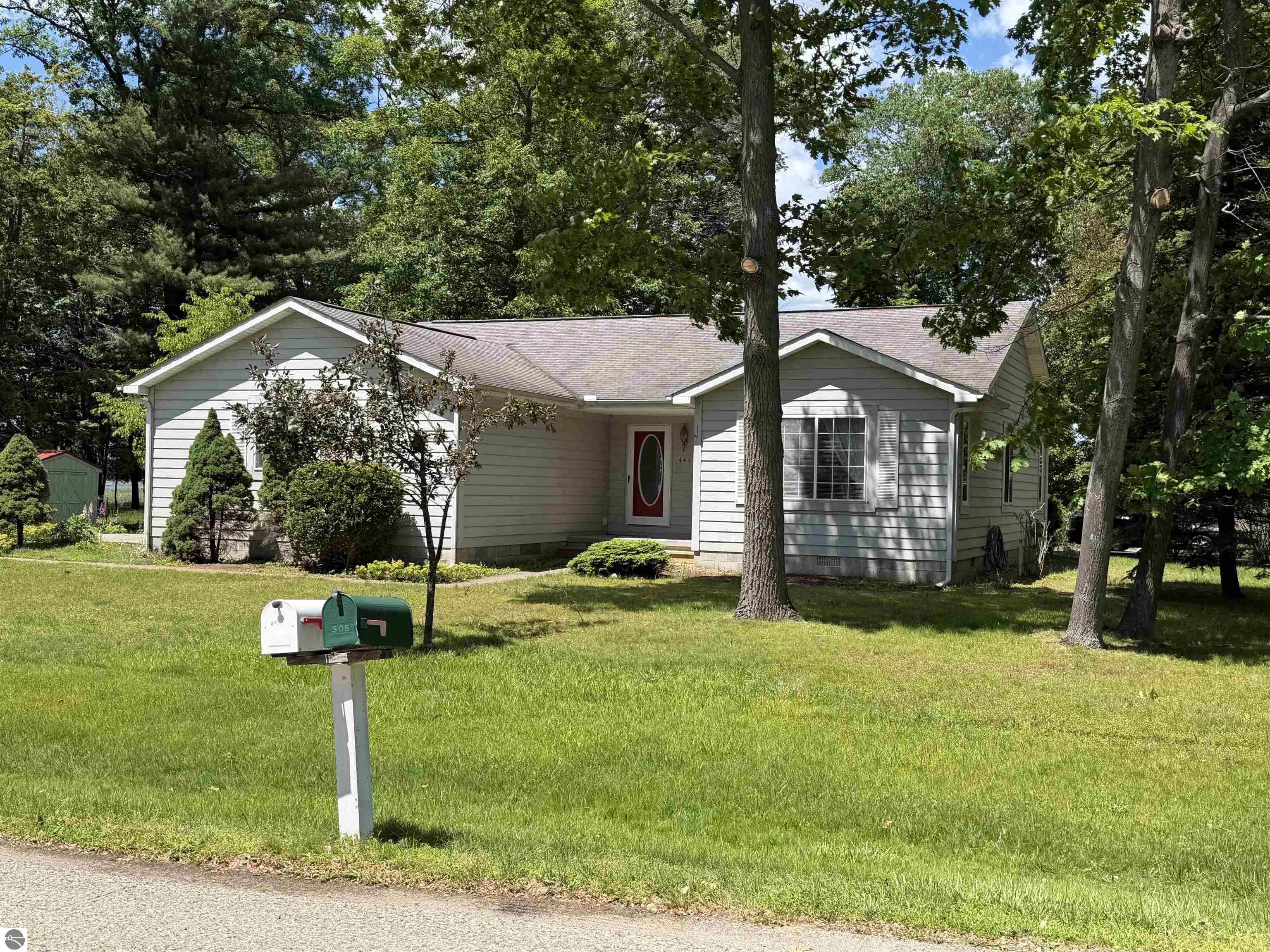 441 Lakewood Drive, East Tawas, MI 48730 — Photo 2
