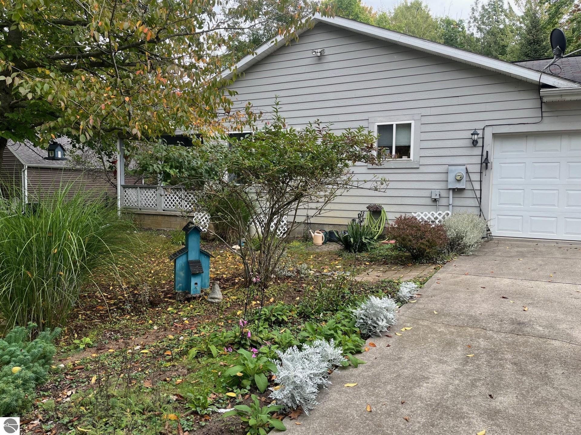 441 Lakewood Drive, East Tawas, MI 48730 — Photo 3