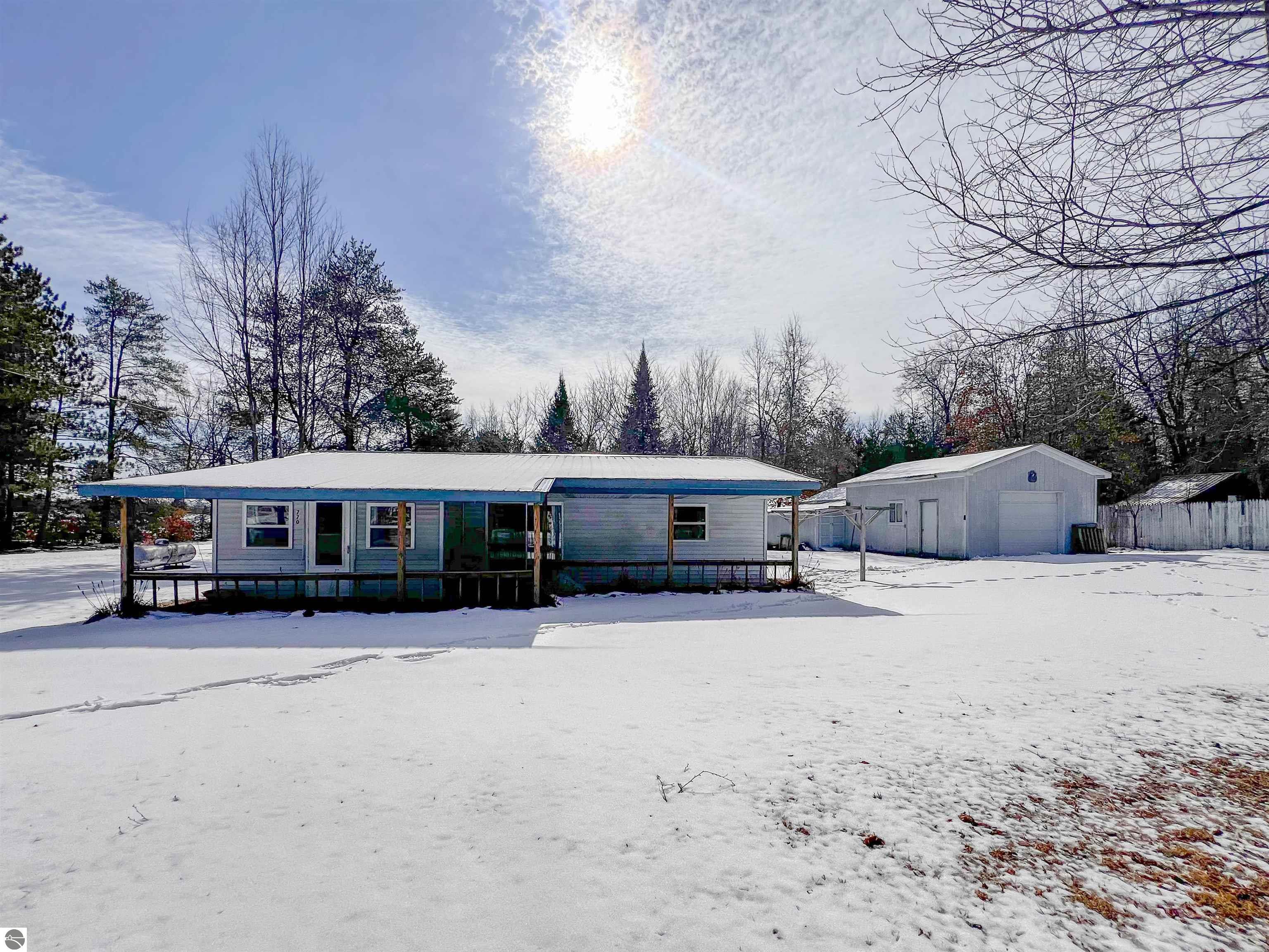 770 Roberts, Harrison, MI 48625 — Photo 2