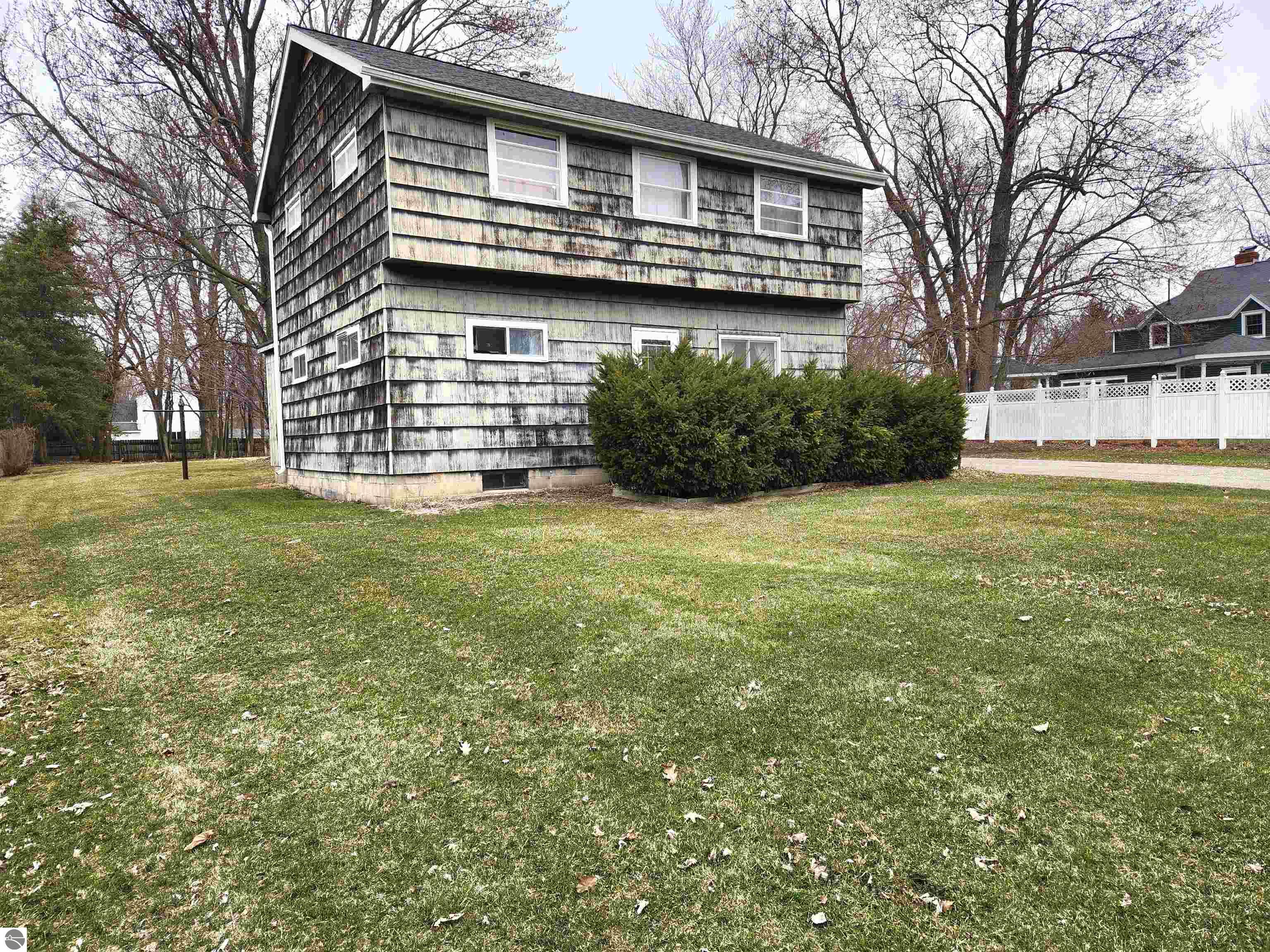 104 E Sexton Street, Breckenridge, MI 48615 — Photo 2