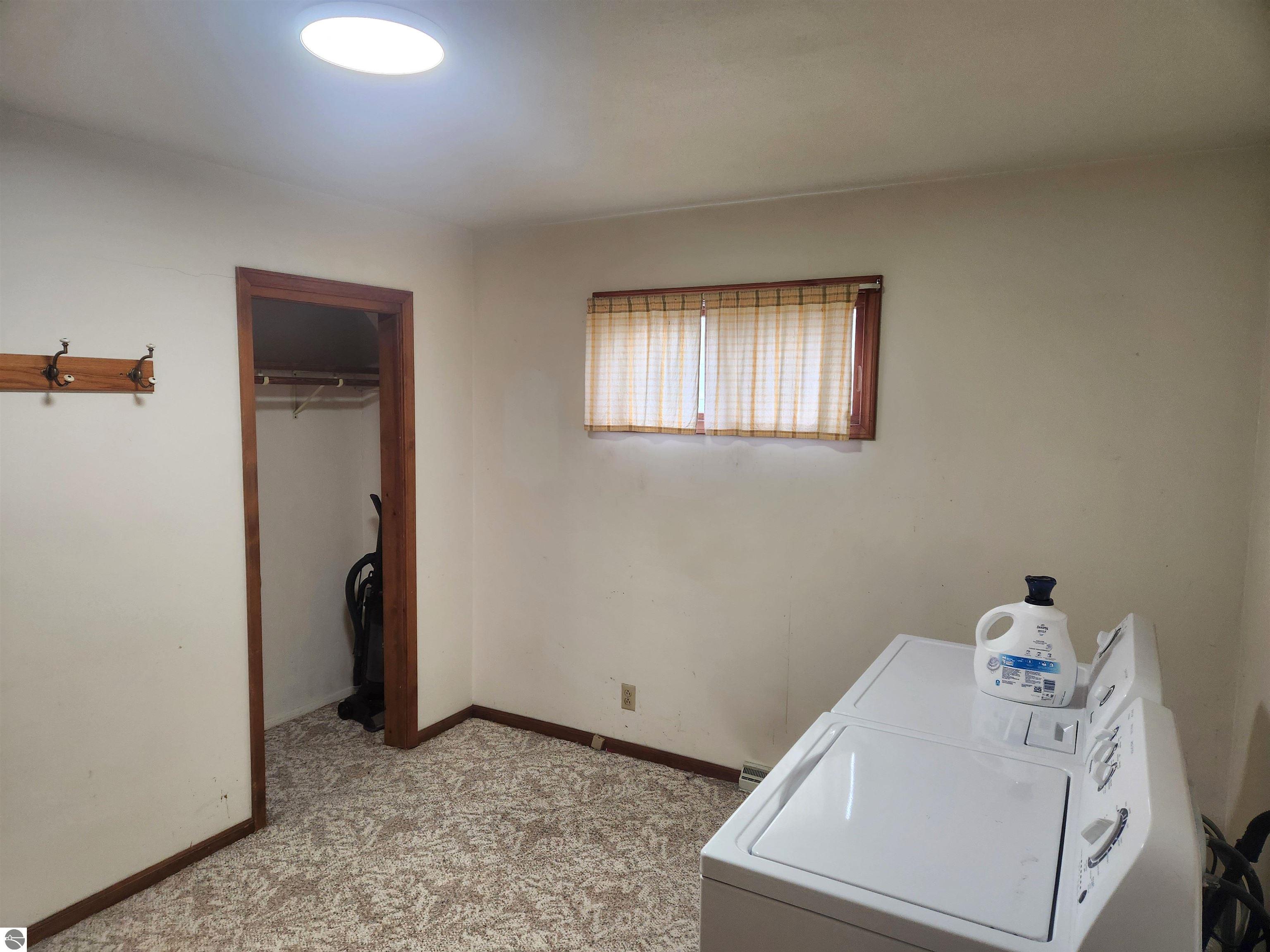 104 E Sexton Street, Breckenridge, MI 48615 — Photo 15