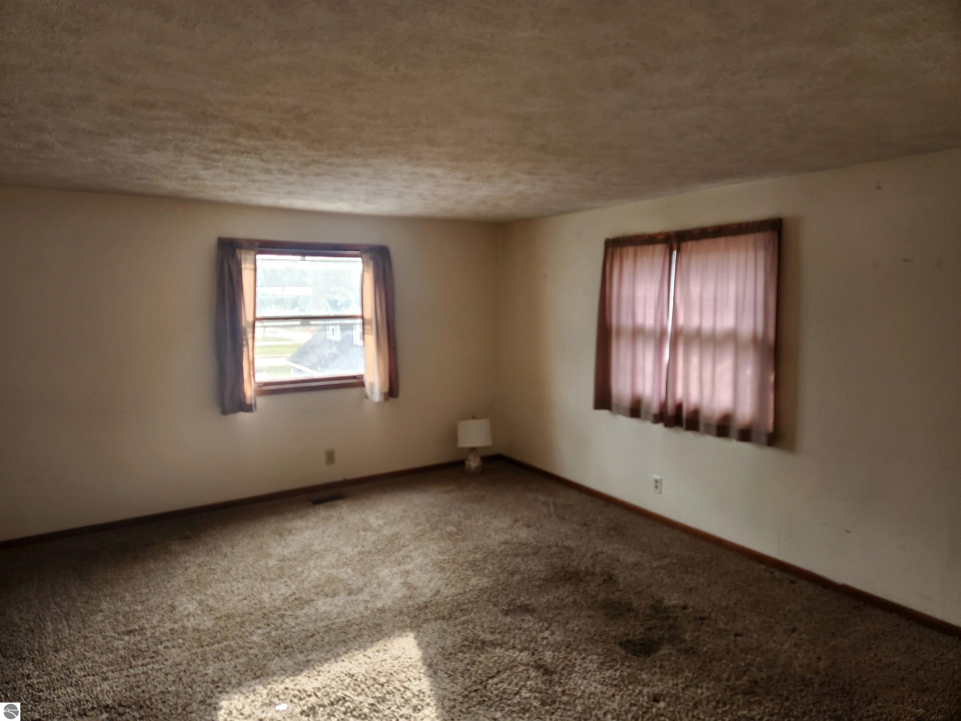 104 E Sexton Street, Breckenridge, MI 48615 — Photo 23