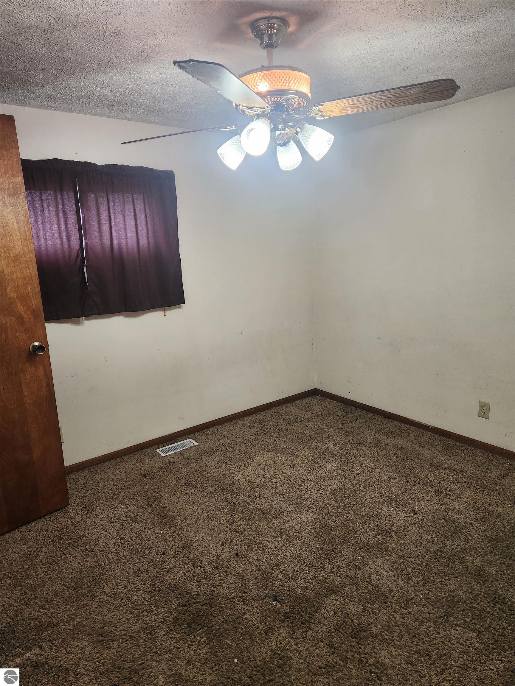 104 E Sexton Street, Breckenridge, MI 48615 — Photo 25