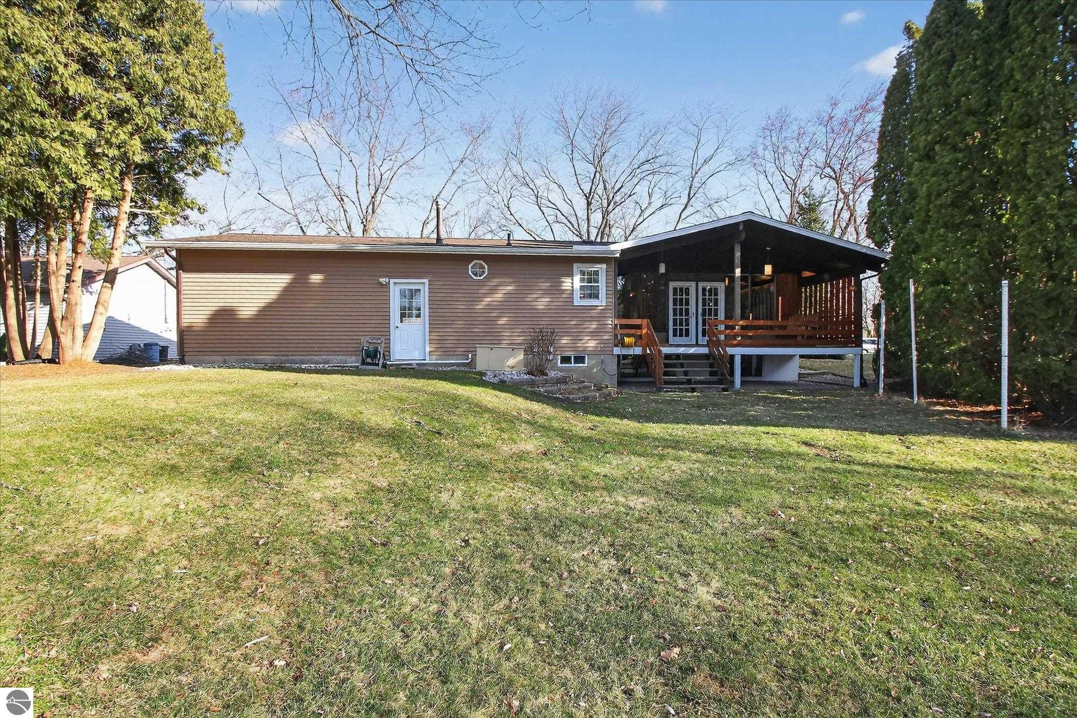 901 Riverview, Alma, MI 48801 — Photo 18