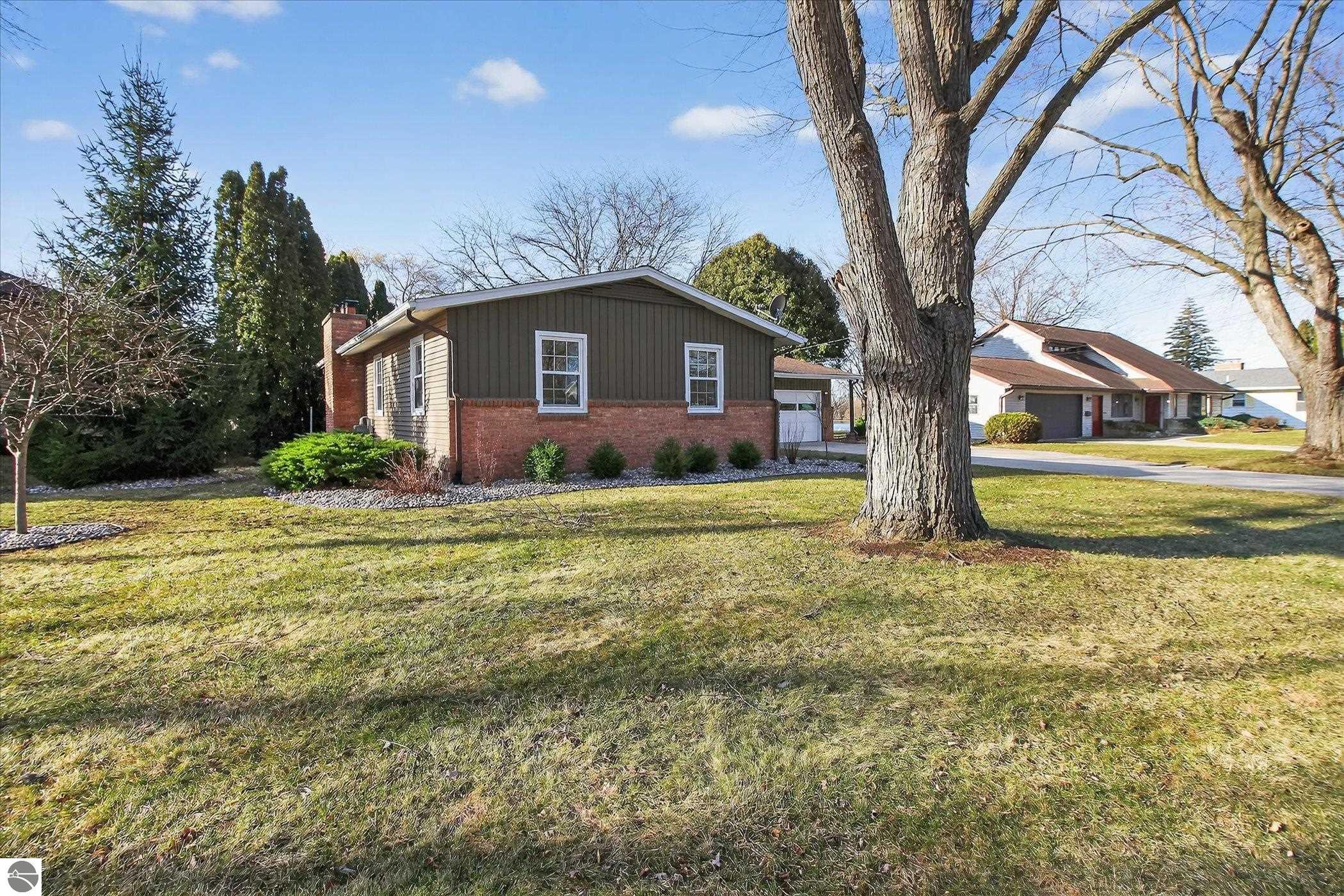 901 Riverview, Alma, MI 48801 — Photo 23