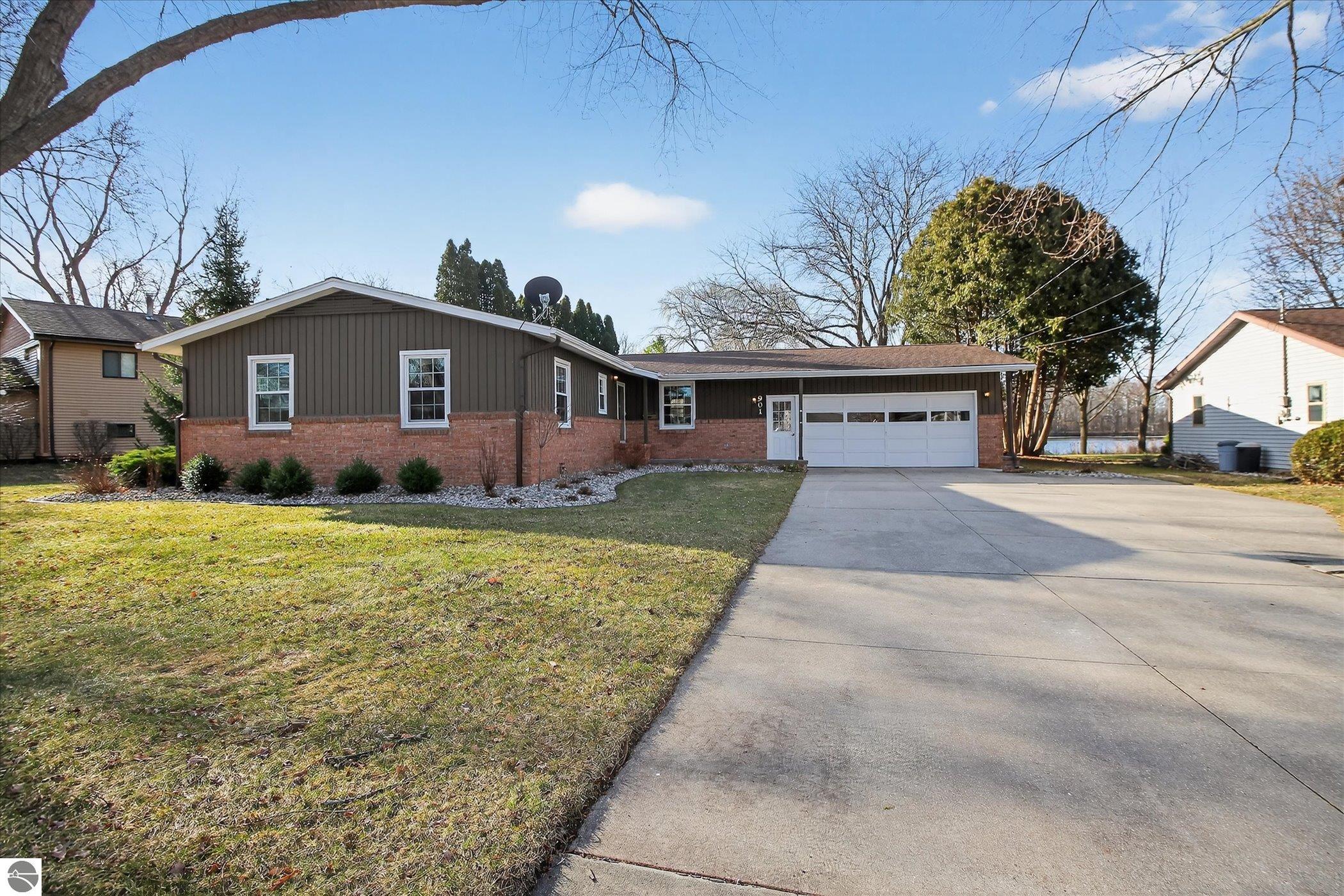 901 Riverview, Alma, MI 48801 — Photo 24