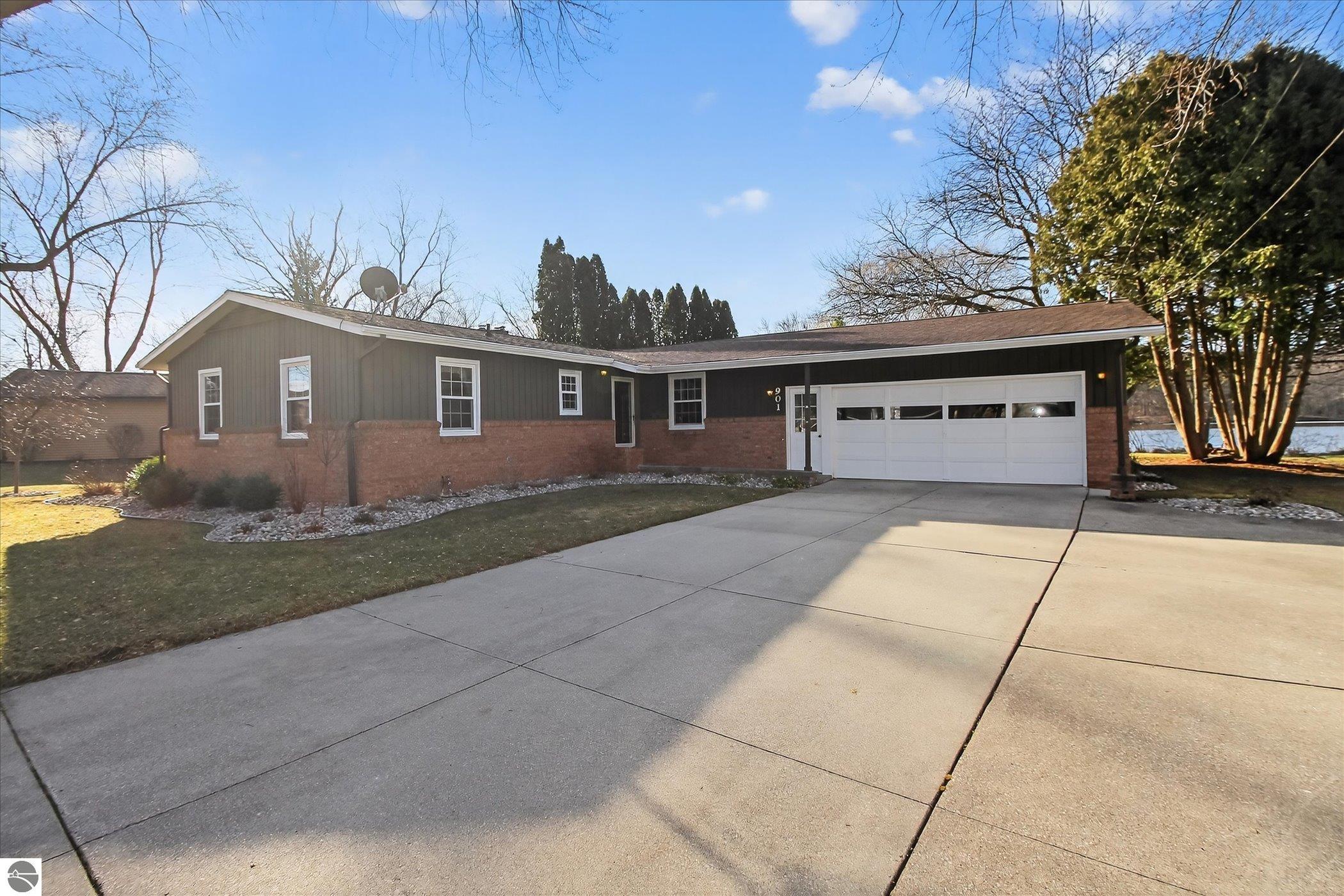 901 Riverview, Alma, MI 48801 — Photo 25