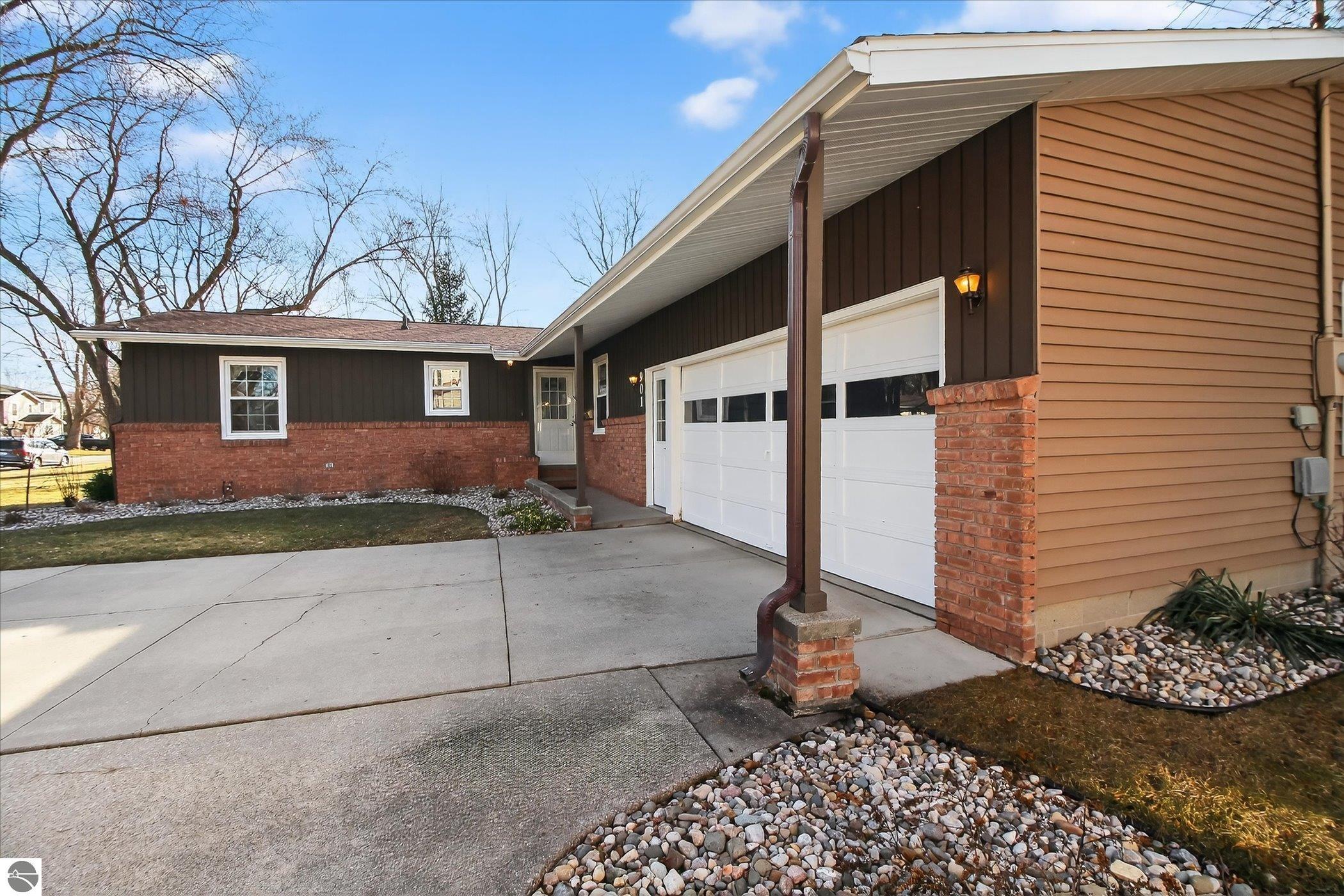 901 Riverview, Alma, MI 48801 — Photo 26
