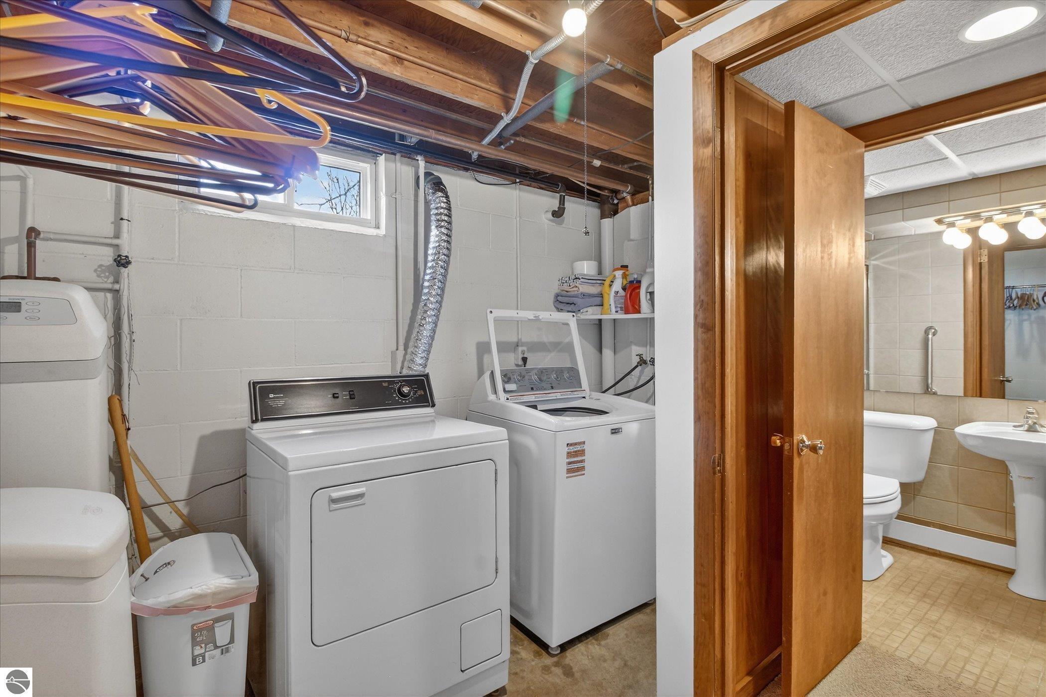 901 Riverview, Alma, MI 48801 — Photo 9